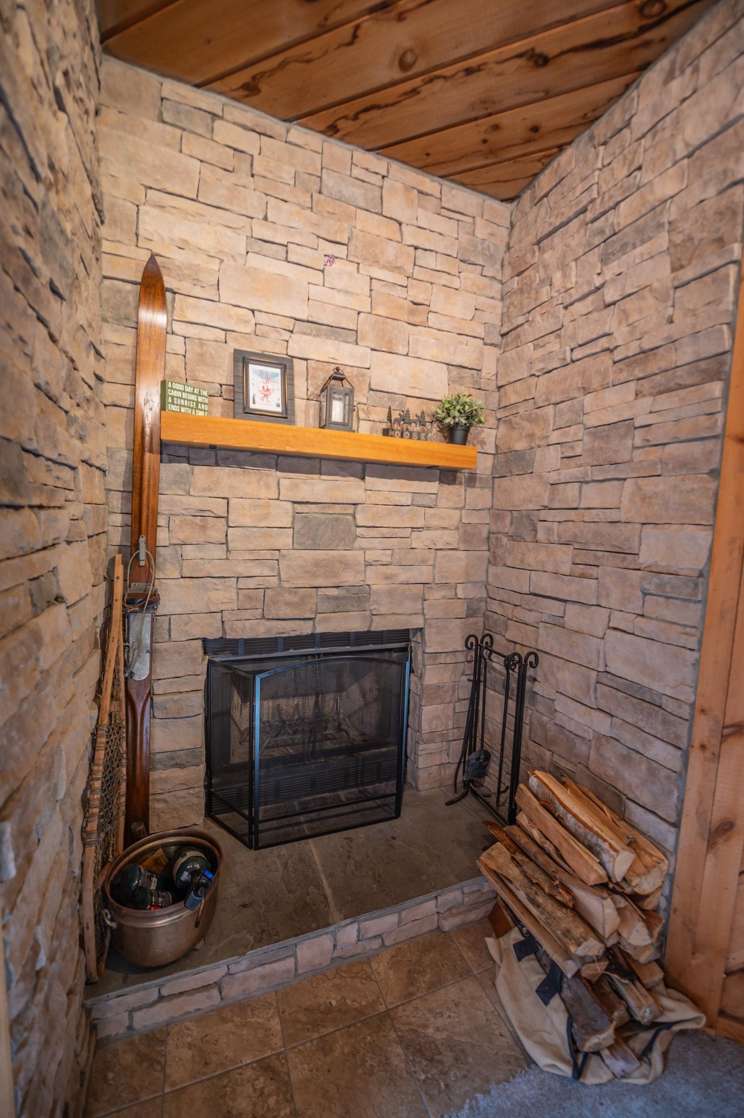 15 Bears Den Road Property Photo 4