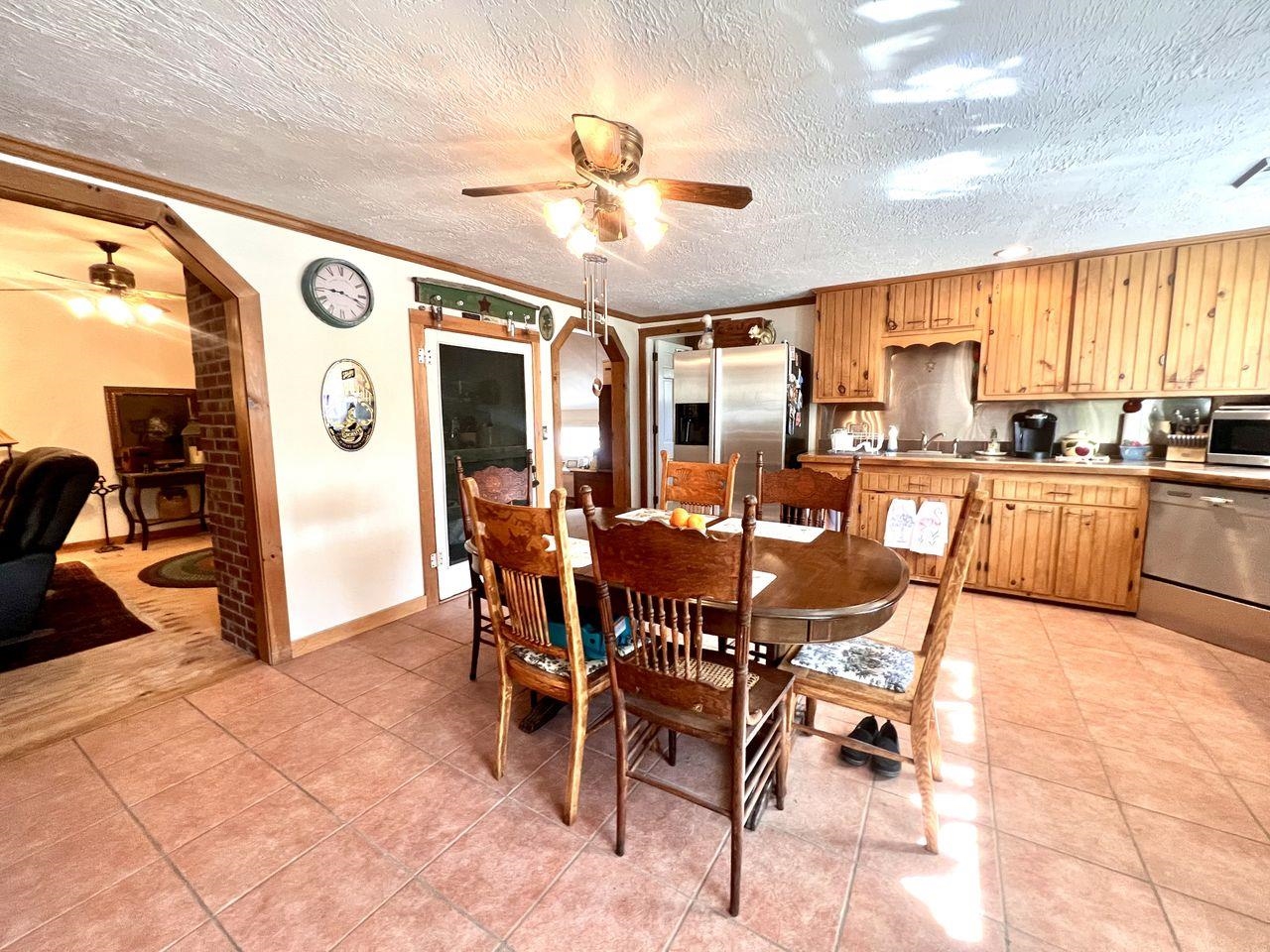 468 Mountain Avenue Property Photo 15