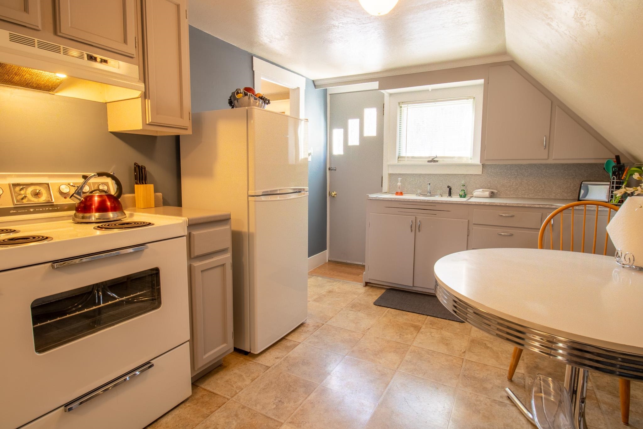 387 Norway Street Property Photo 33