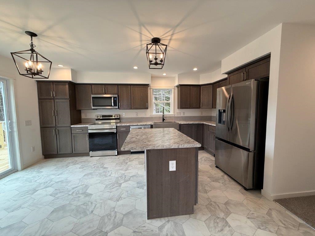 7 Hawk Lane Property Photo 3