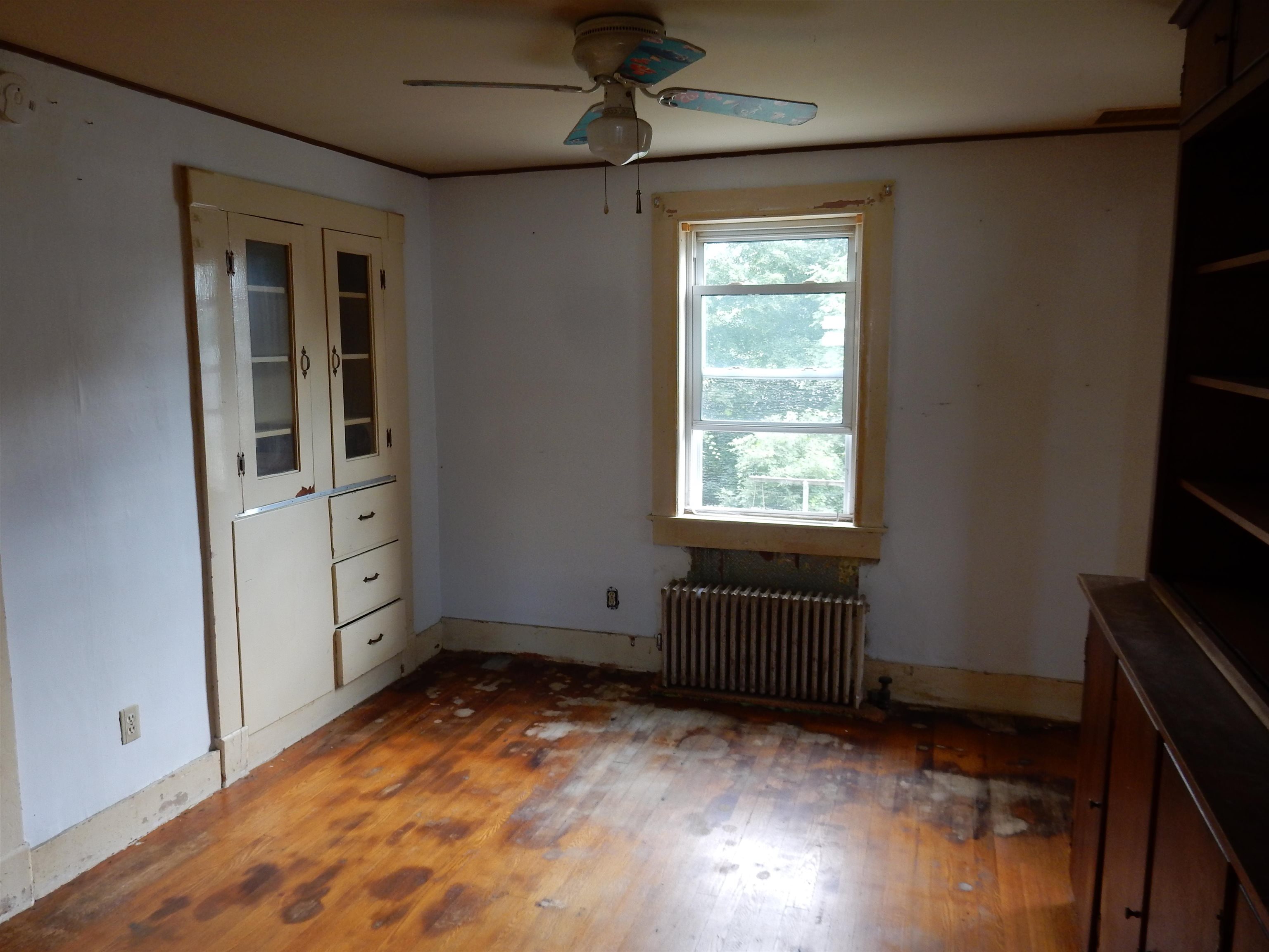 594 E Main Street Property Photo 10