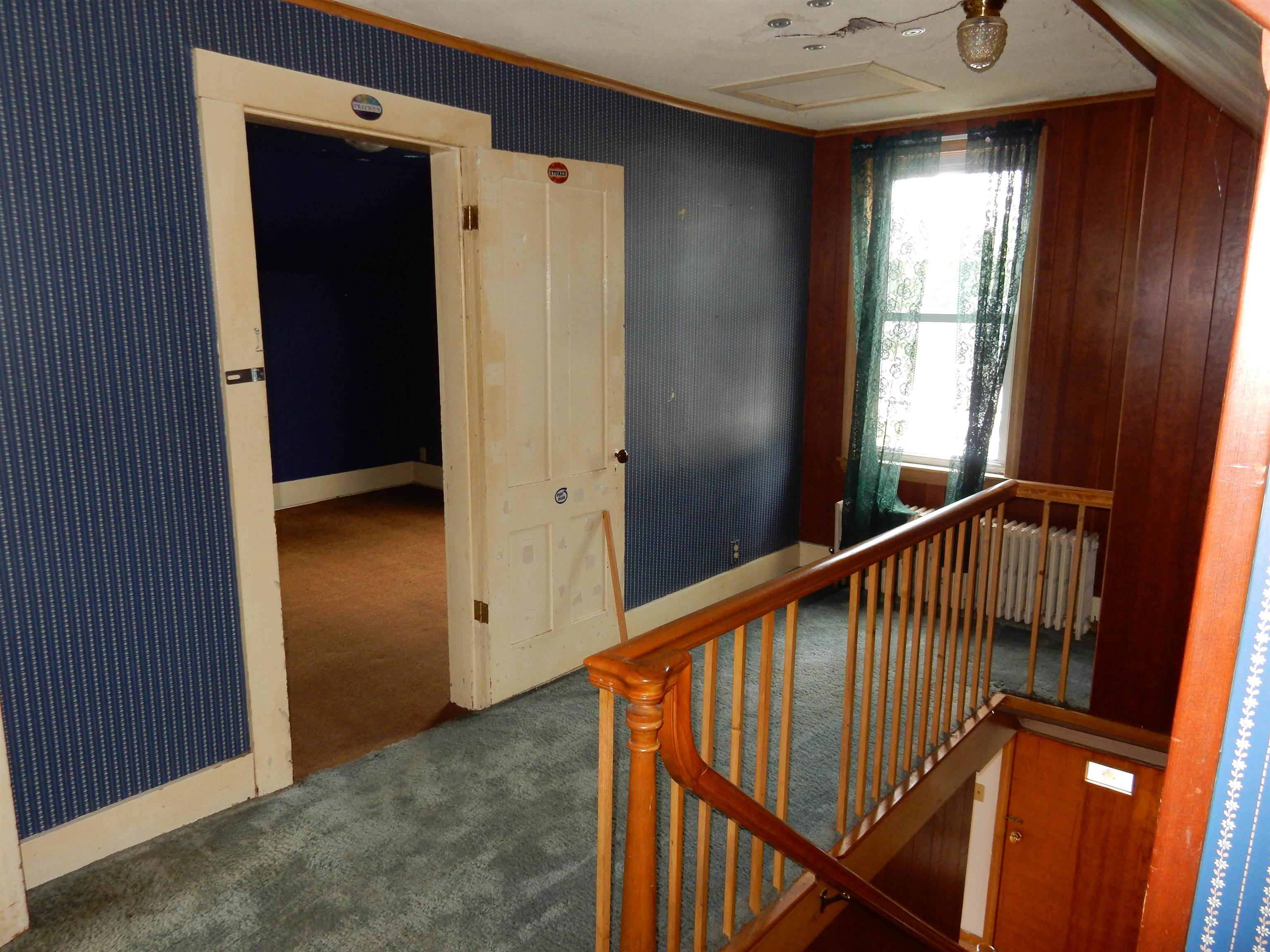 594 E Main Street Property Photo 17
