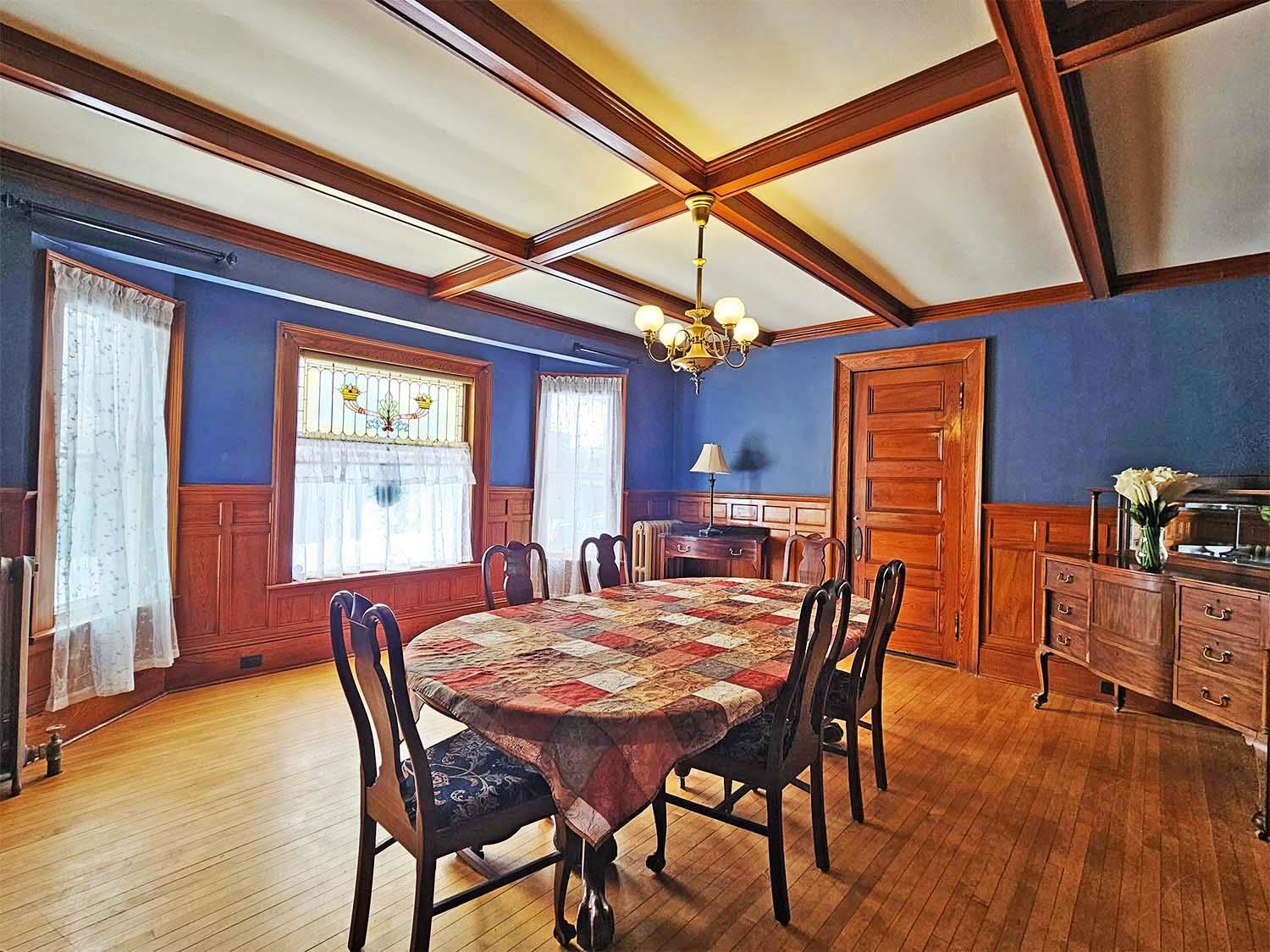 527 Main Street Property Photo 8