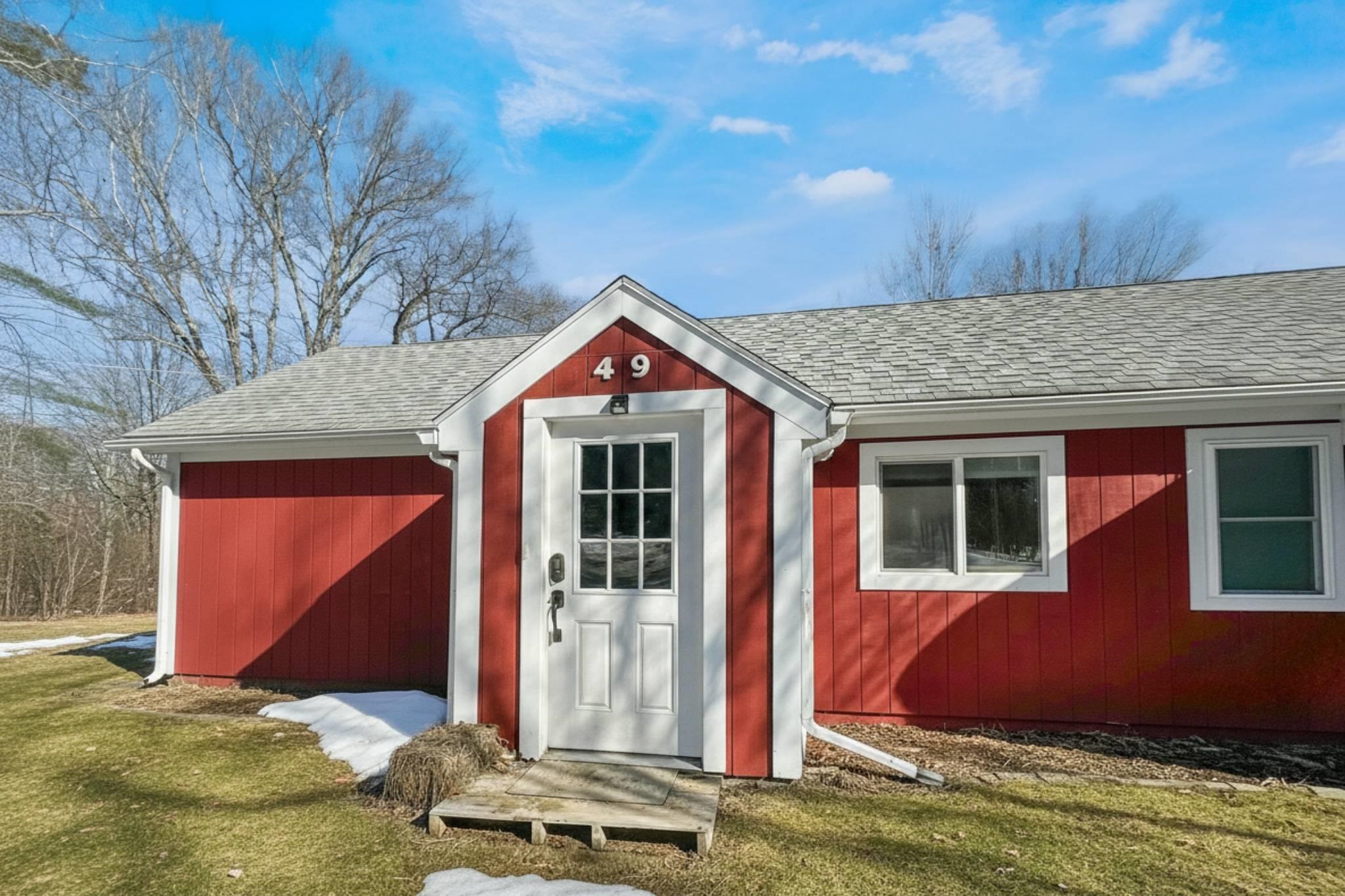 49 Red Sleigh Road Property Photo 3