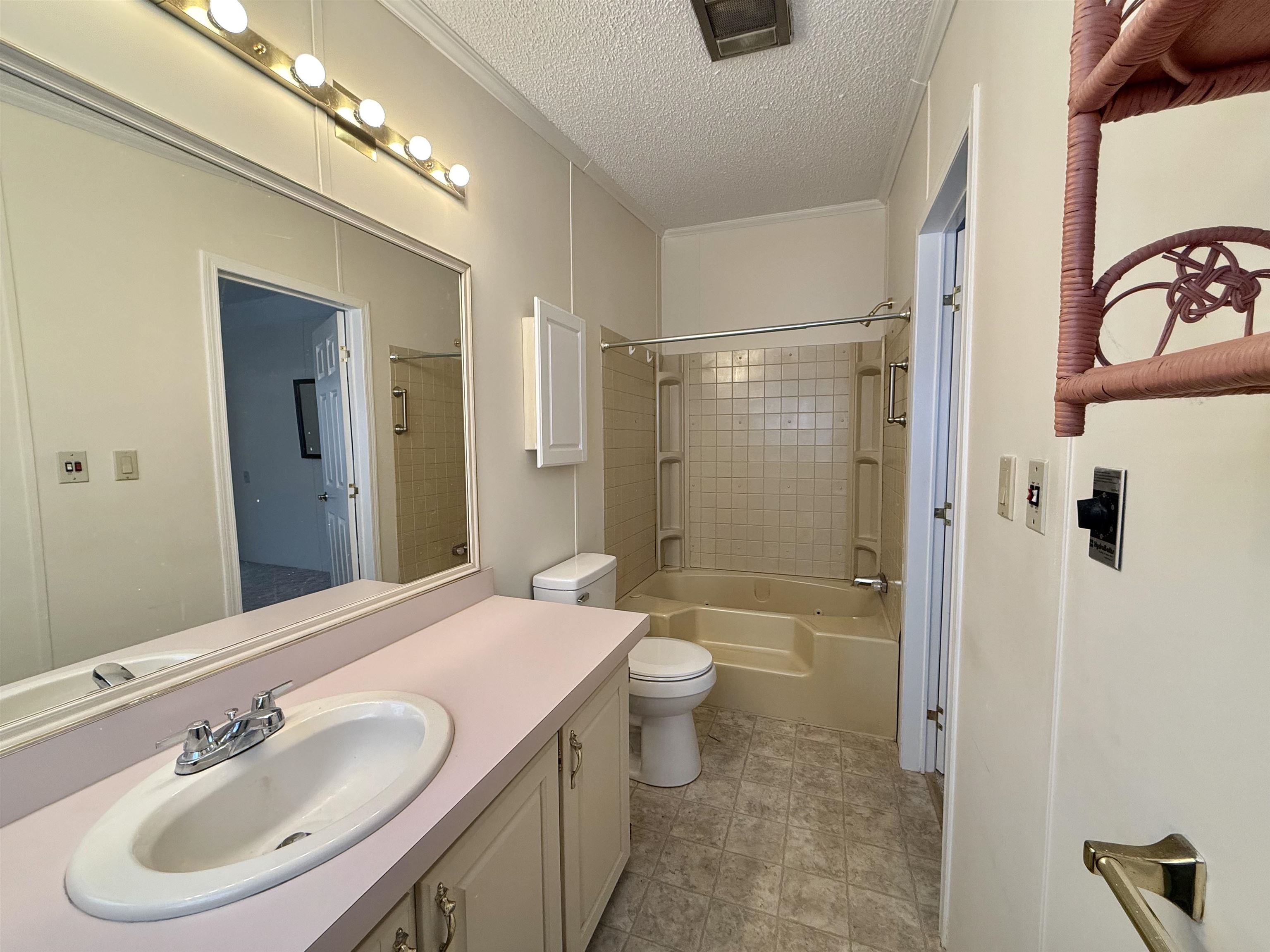 10 Timothy Drive Property Photo 8