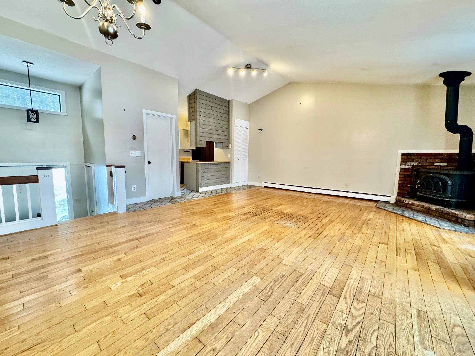 445 Old Quechee Road Property Photo 1
