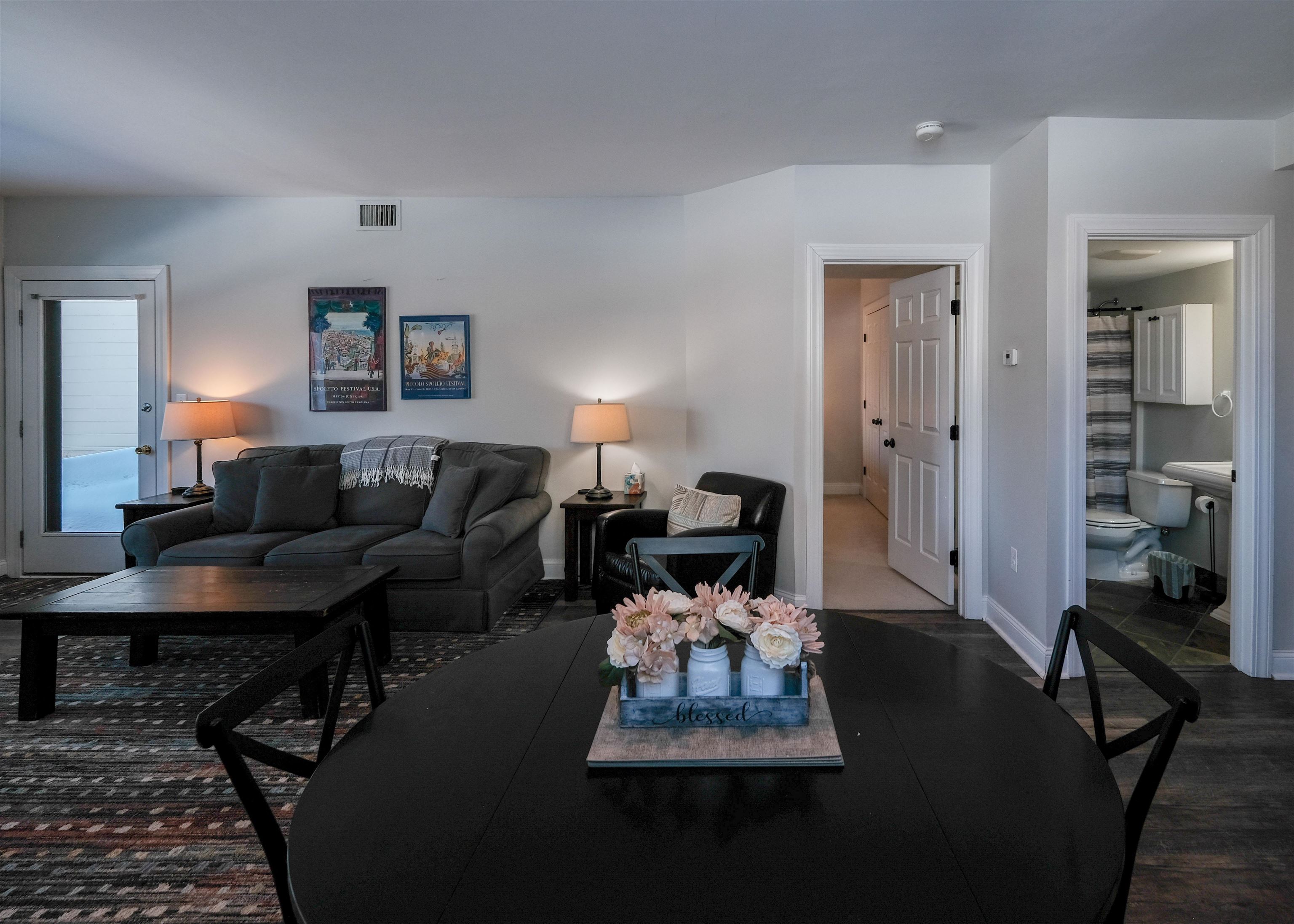 35 White Loop Property Photo 7