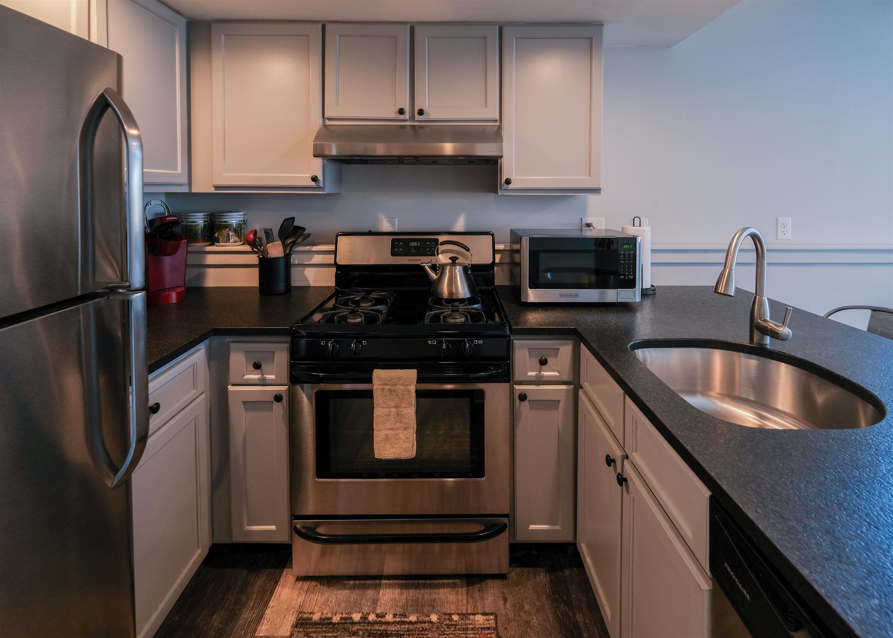 35 White Loop Property Photo 9