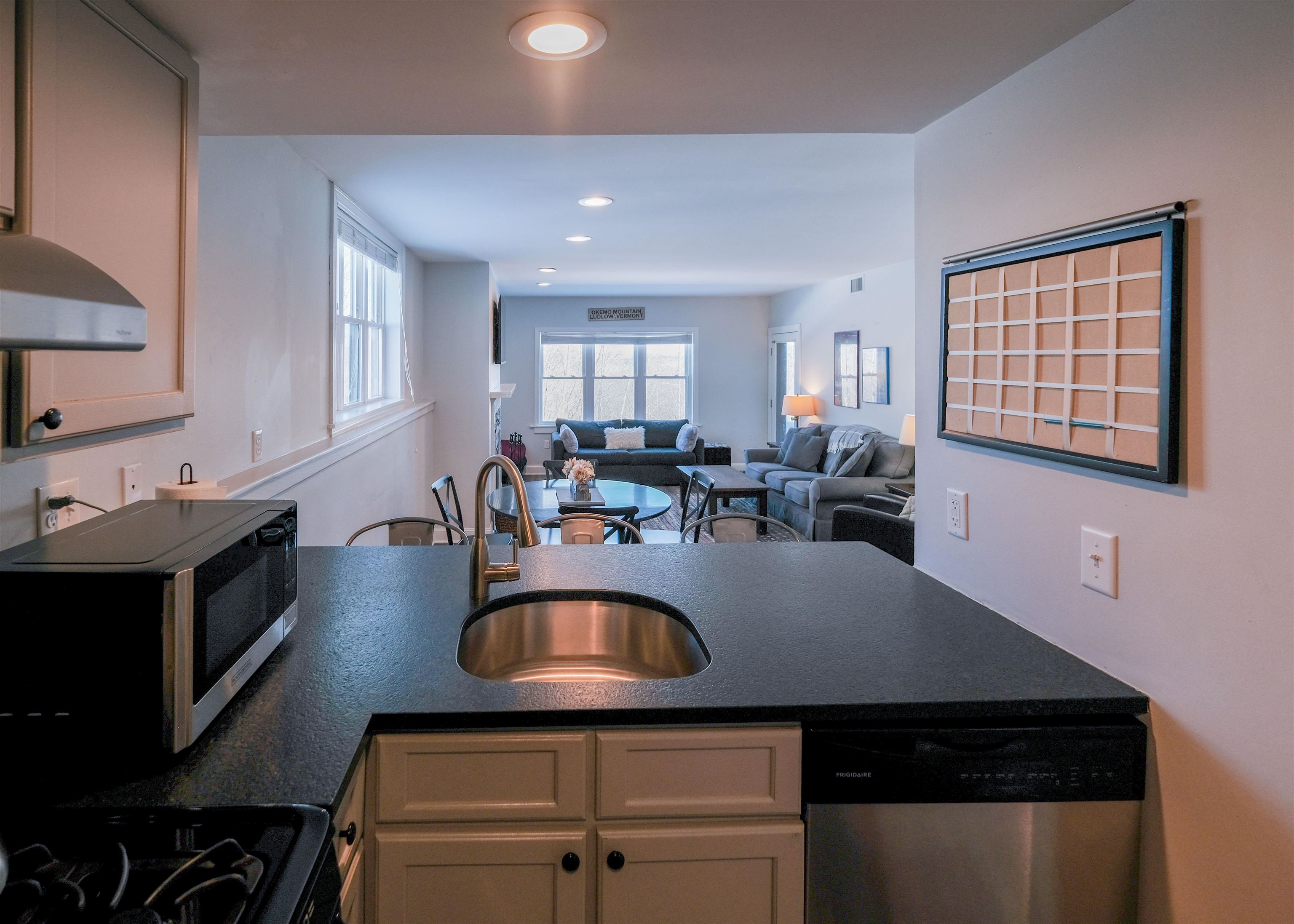 35 White Loop Property Photo 11