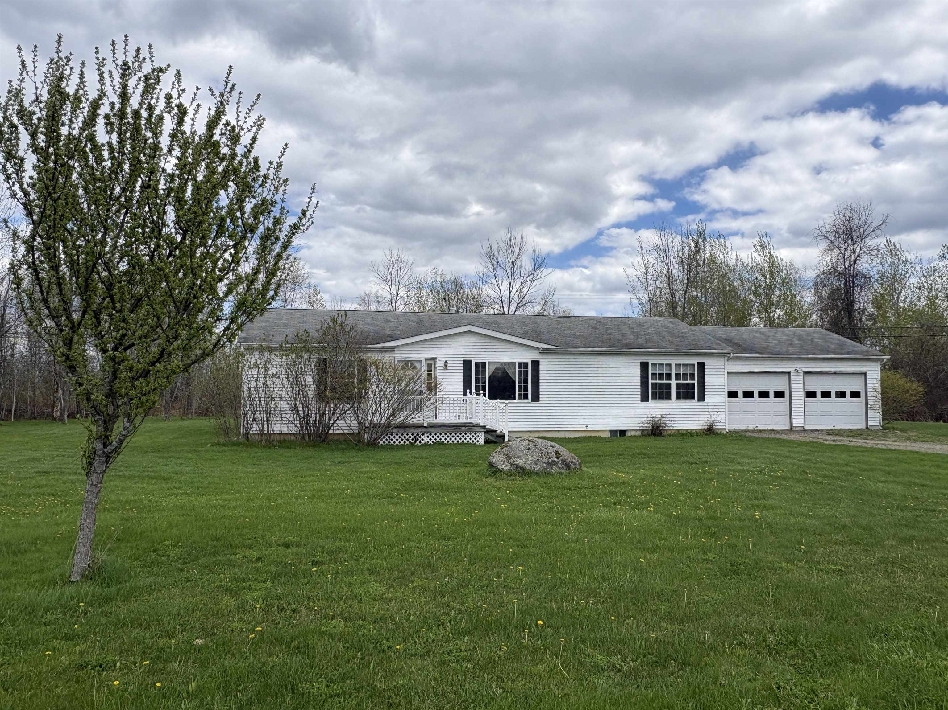 2760 Lakeview Drive Property Photo 4