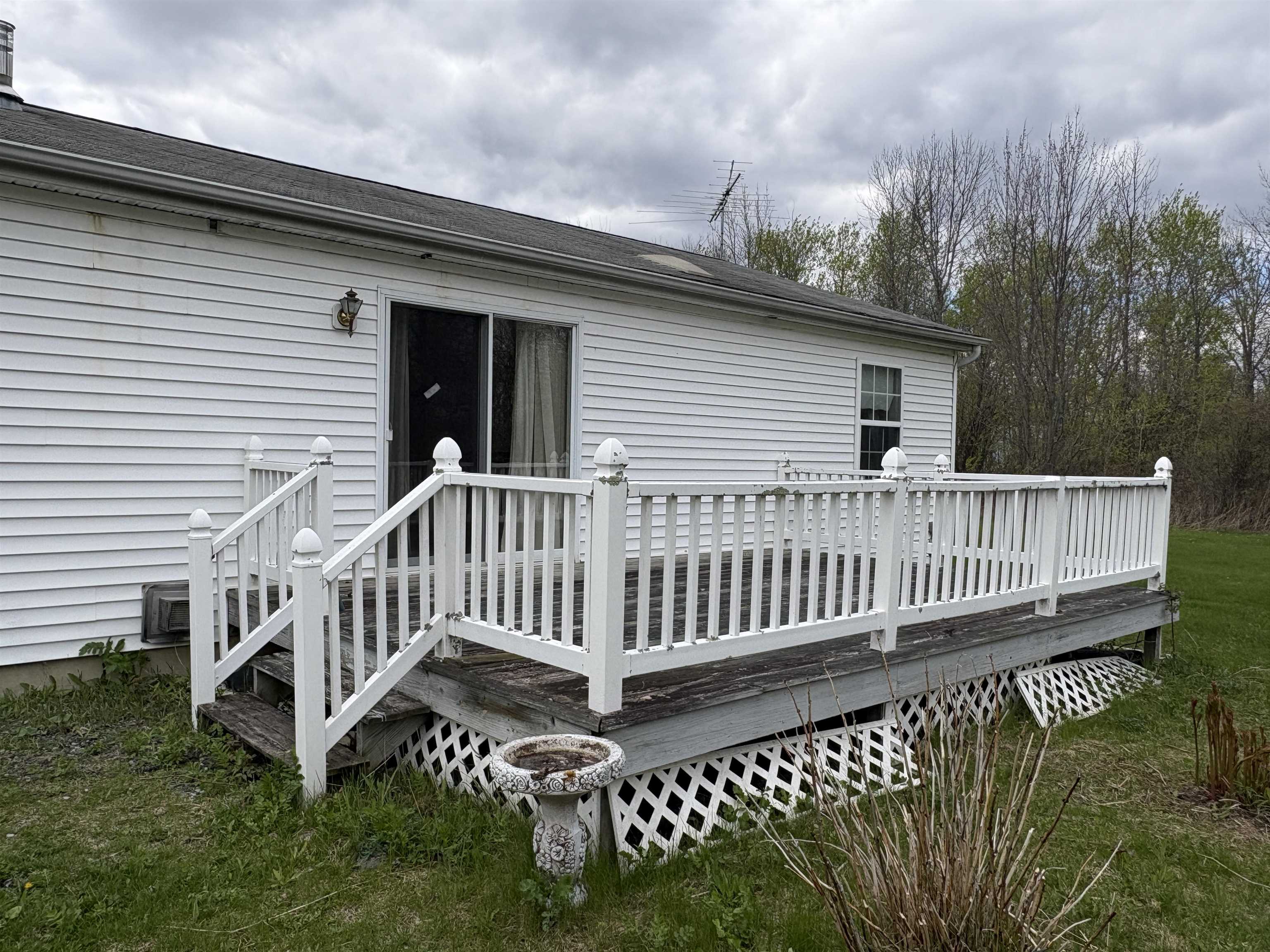 2760 Lakeview Drive Property Photo 6