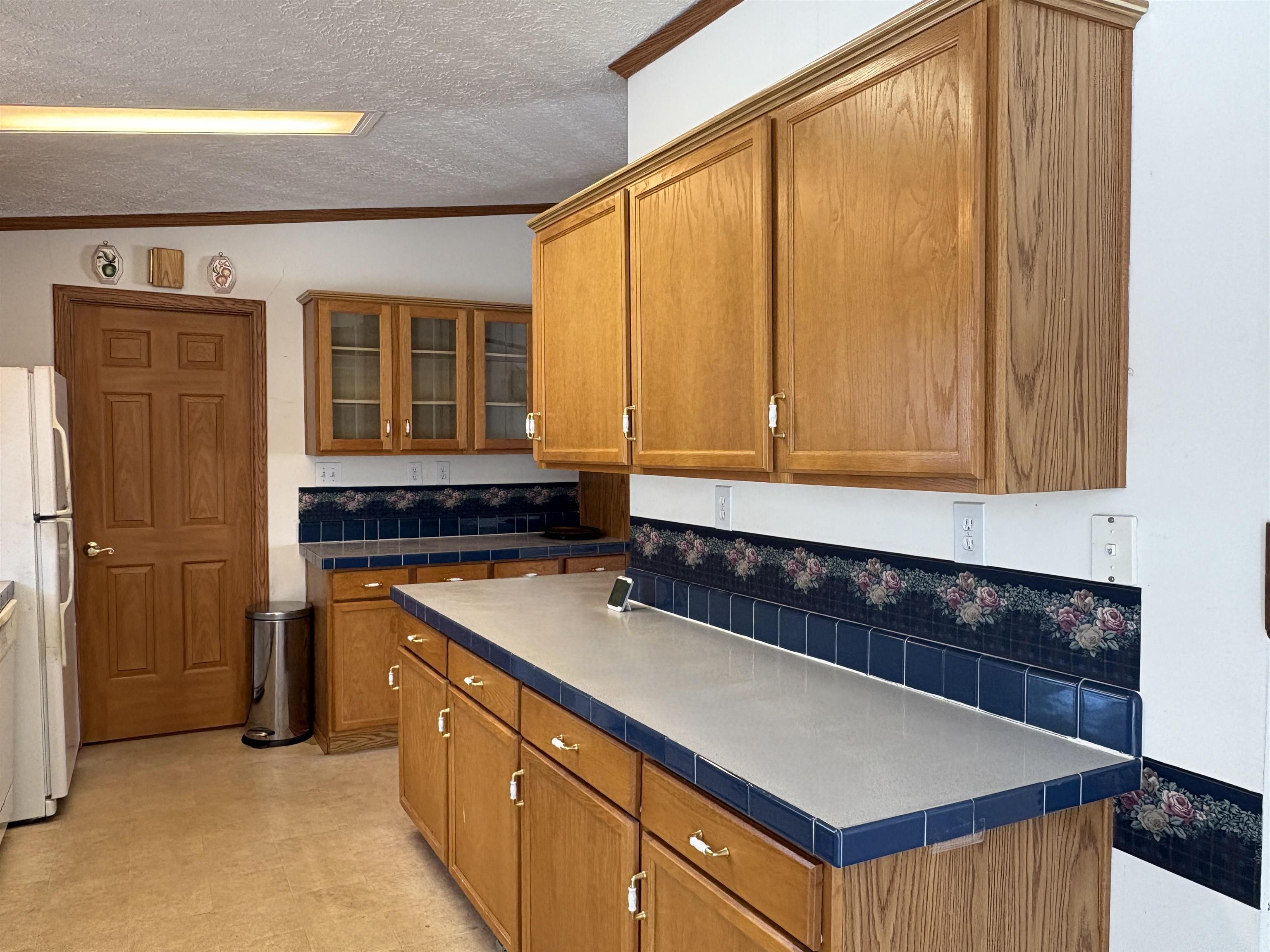 2760 Lakeview Drive Property Photo 9