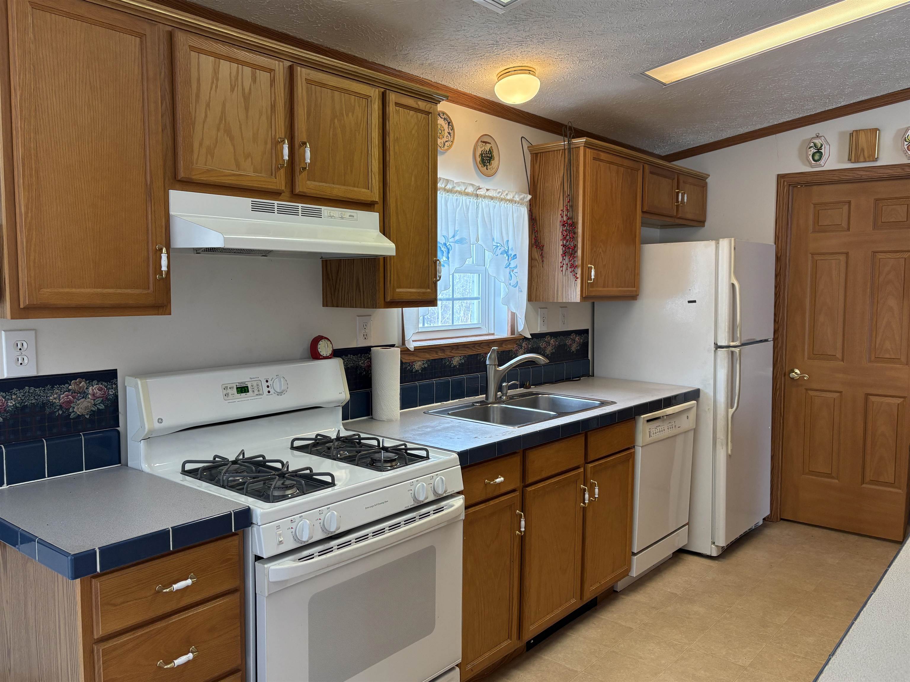 2760 Lakeview Drive Property Photo 35