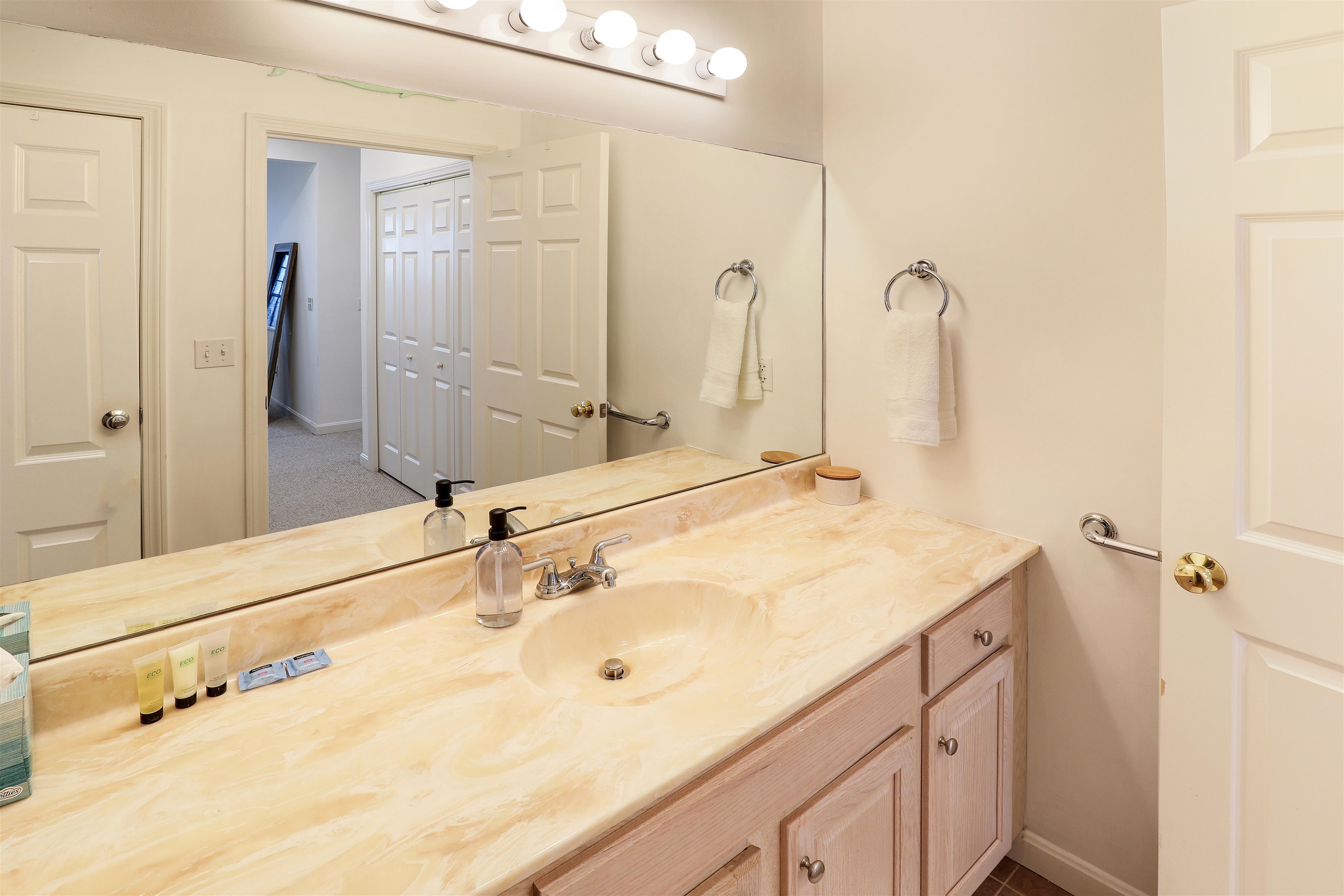 43 Lafayette Road Property Photo 14