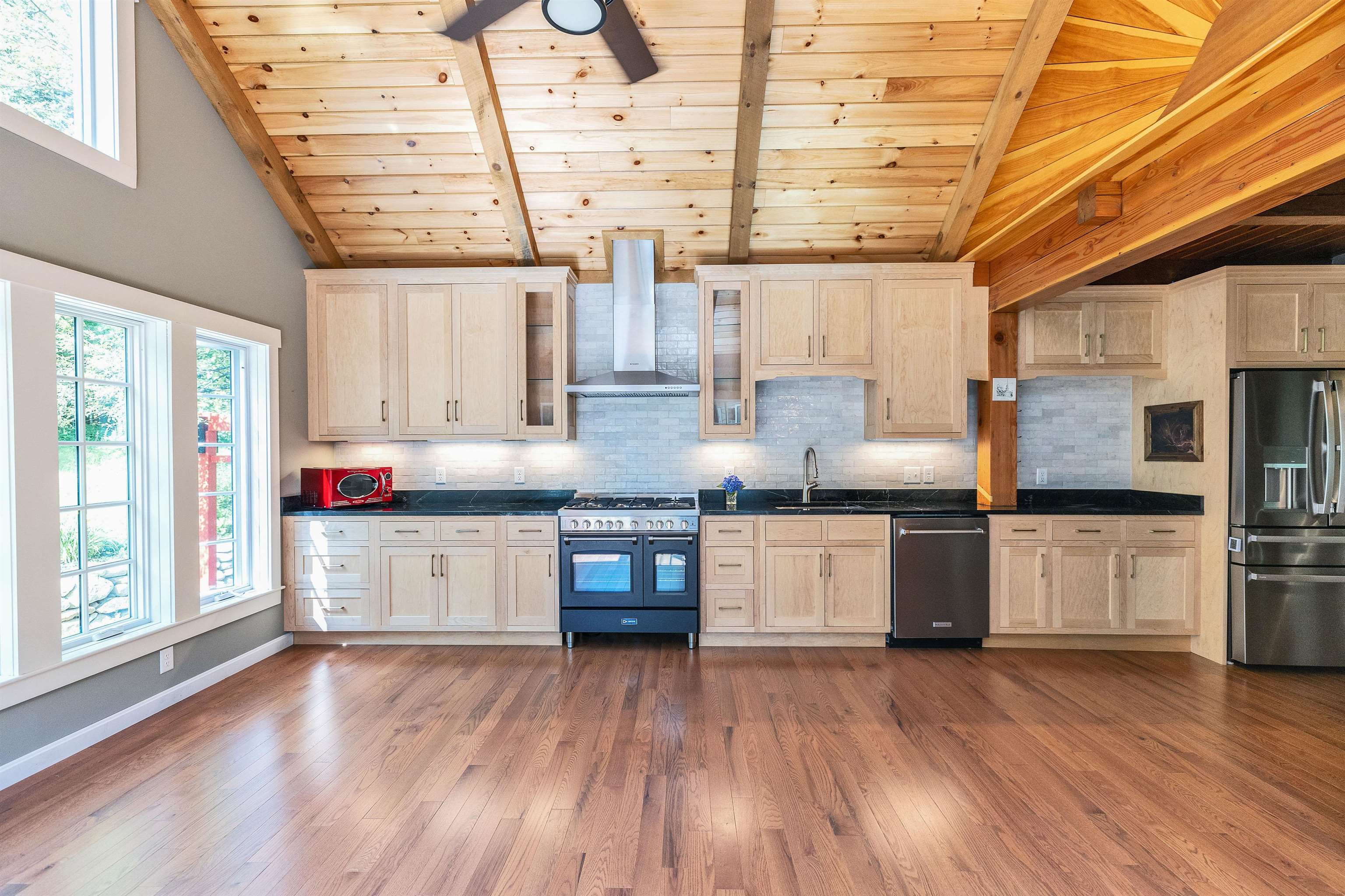 1481 Bennington Road Property Photo 11