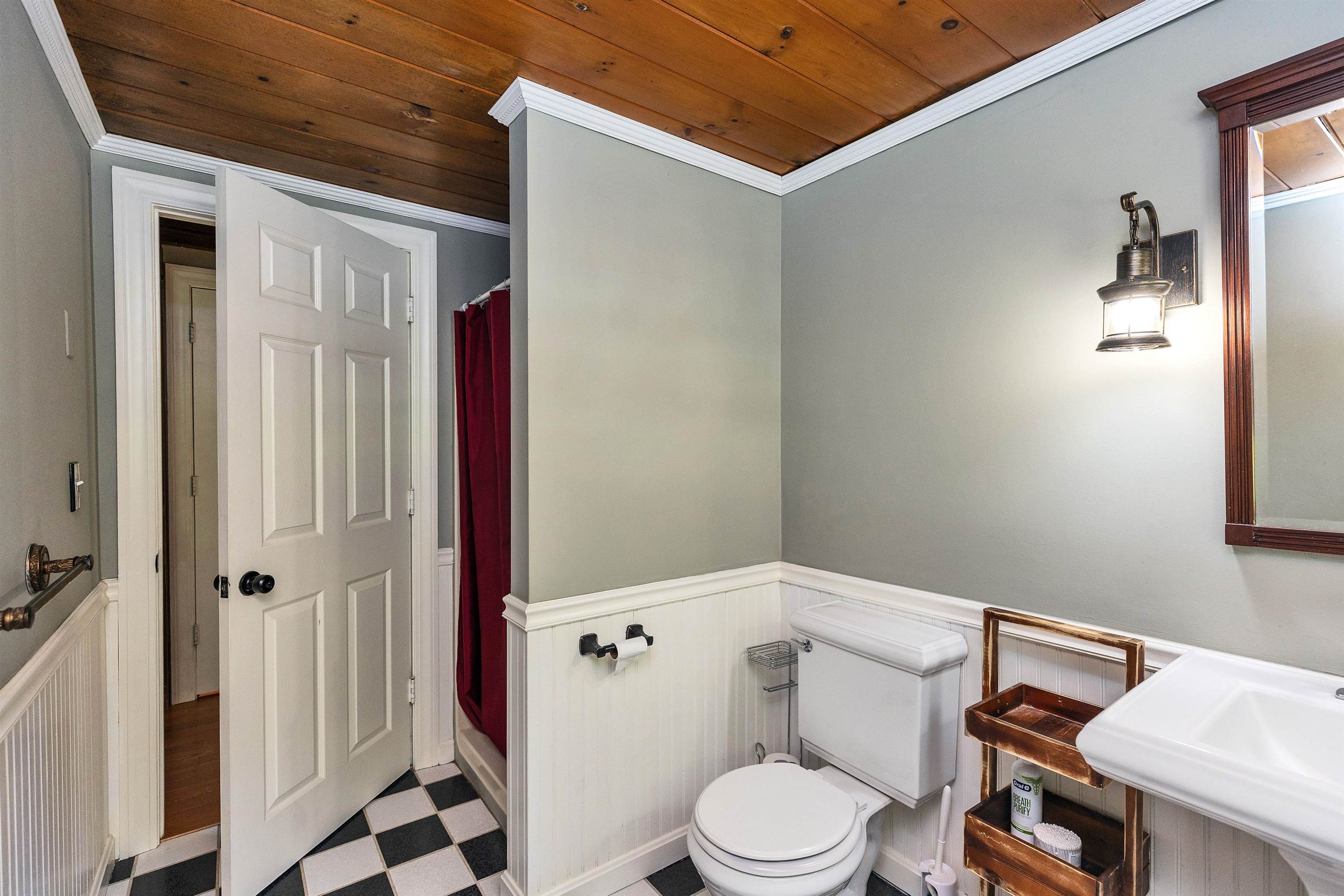 1481 Bennington Road Property Photo 17