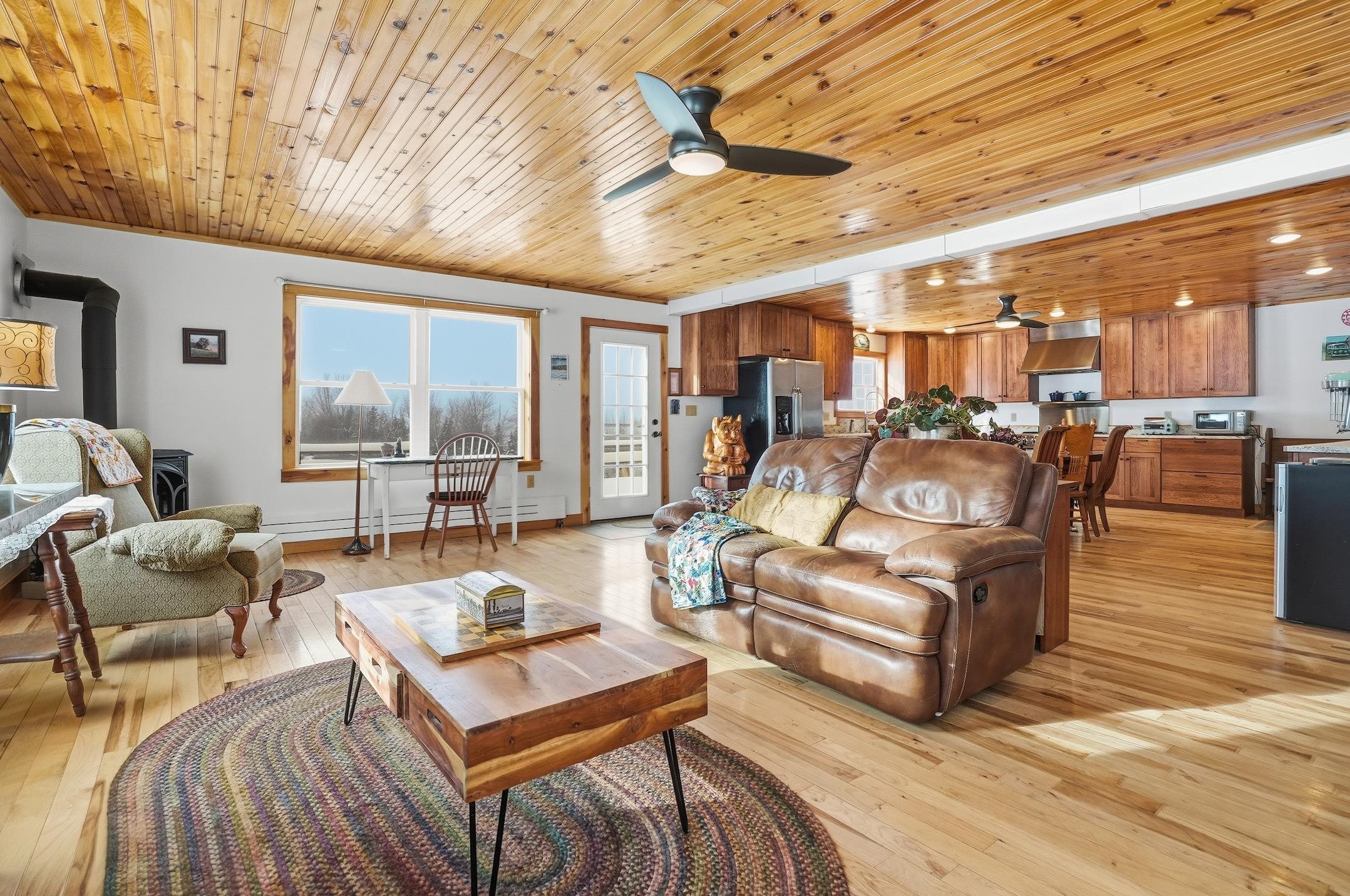1090 Center Road Property Photo 14