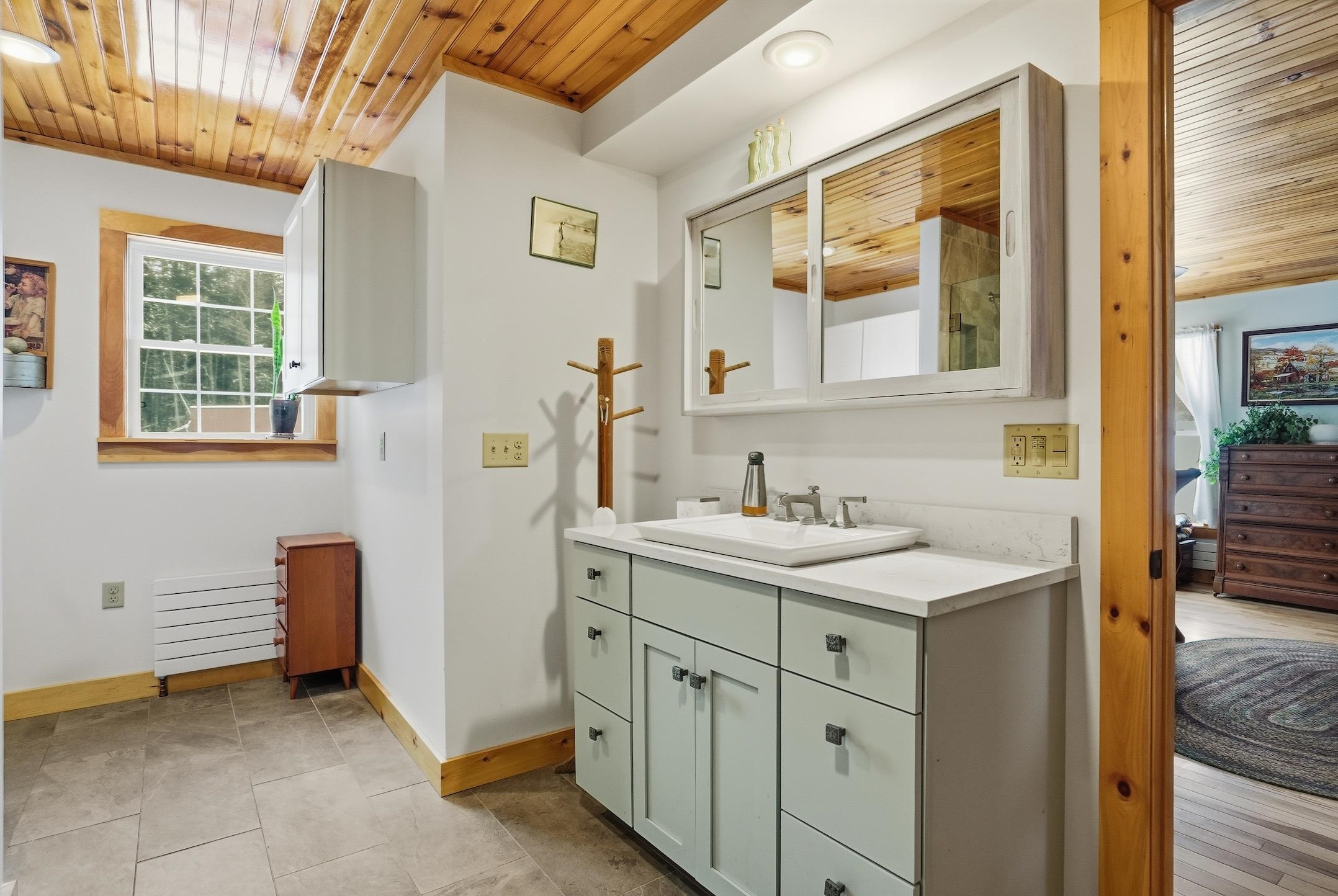 1090 Center Road Property Photo 20