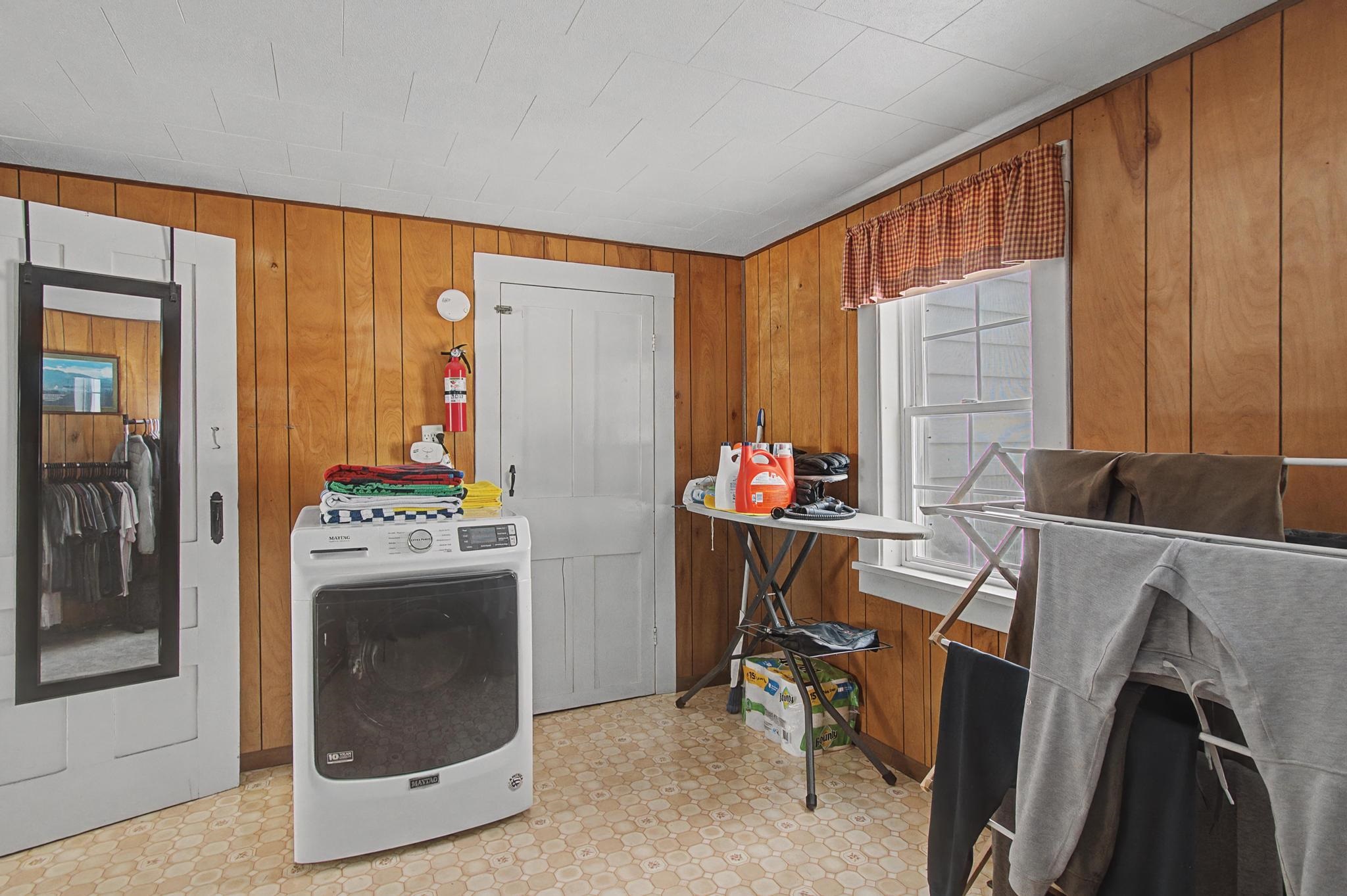 1559 Swamp Road Property Photo 6