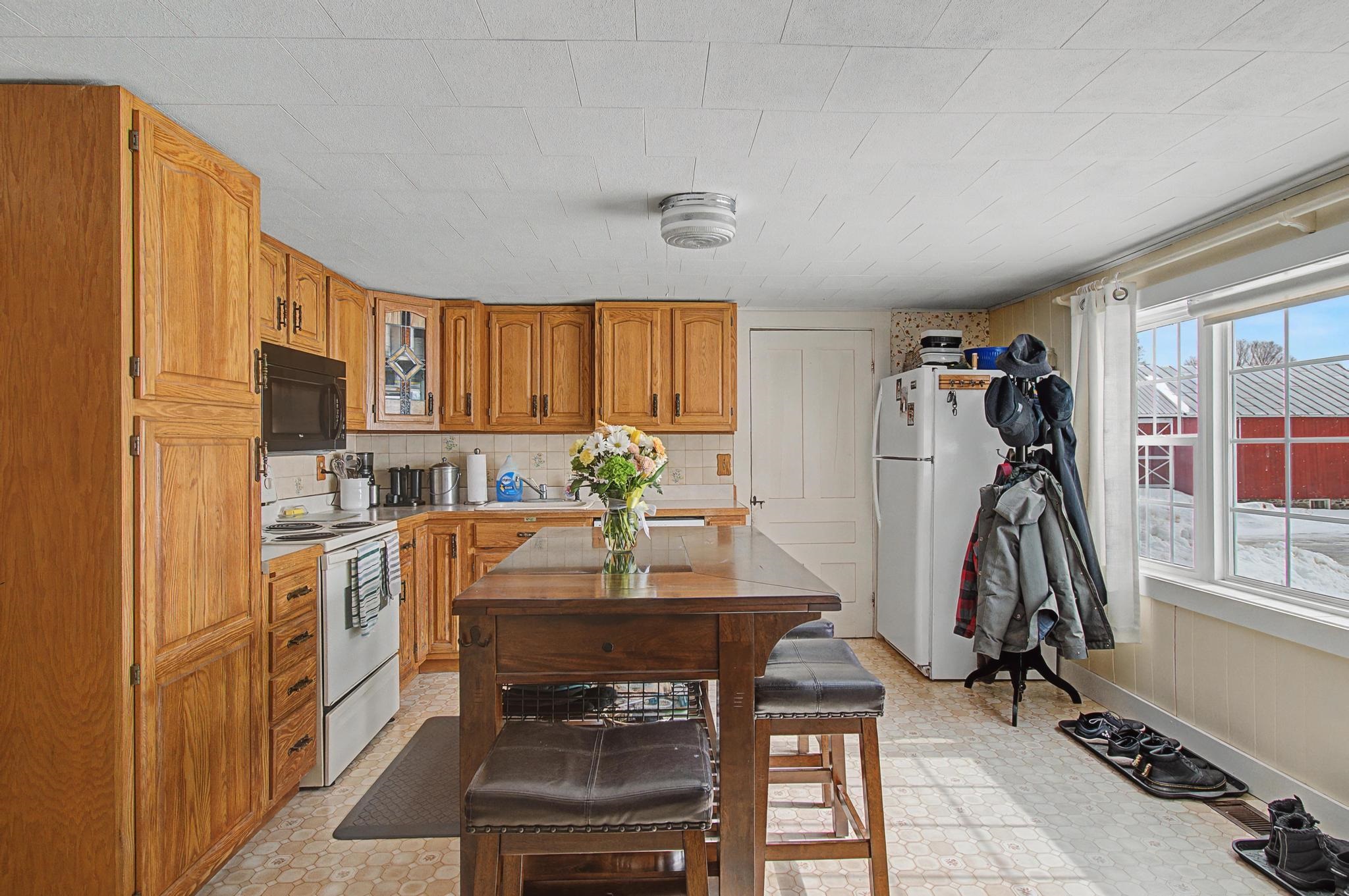 1559 Swamp Road Property Photo 8