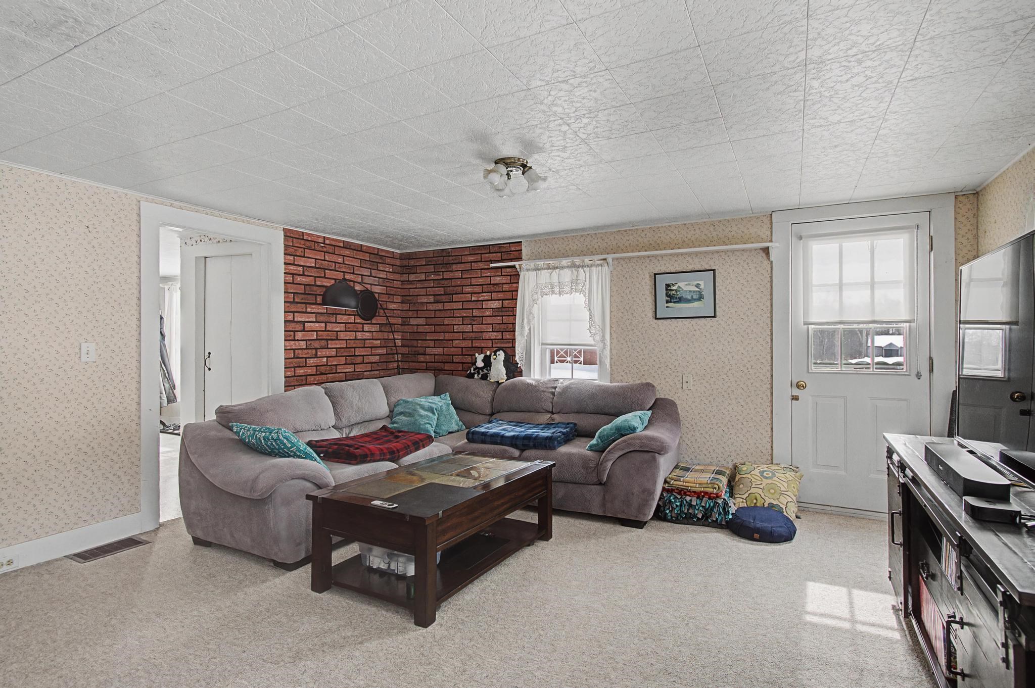 1559 Swamp Road Property Photo 13