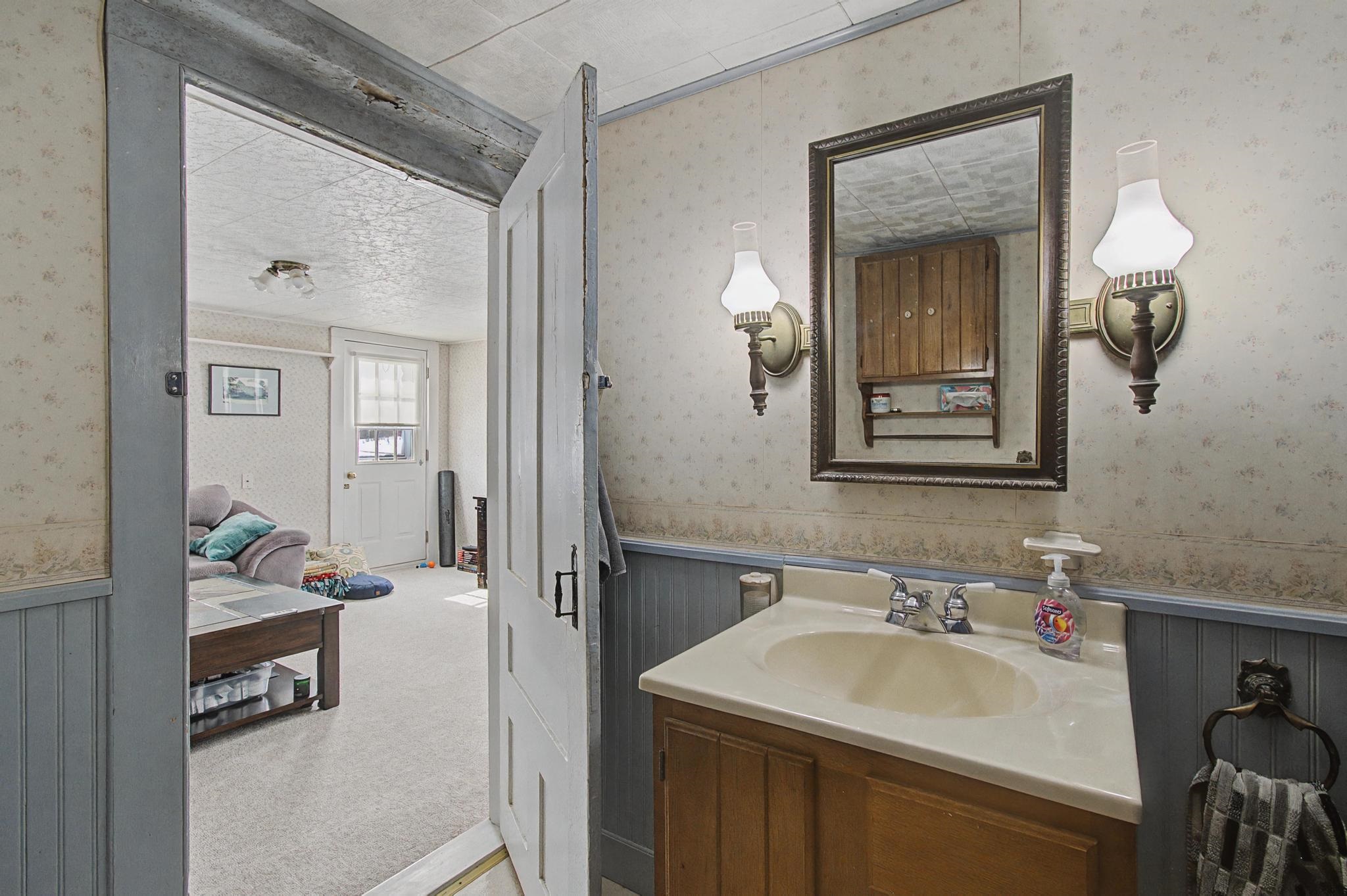 1559 Swamp Road Property Photo 28
