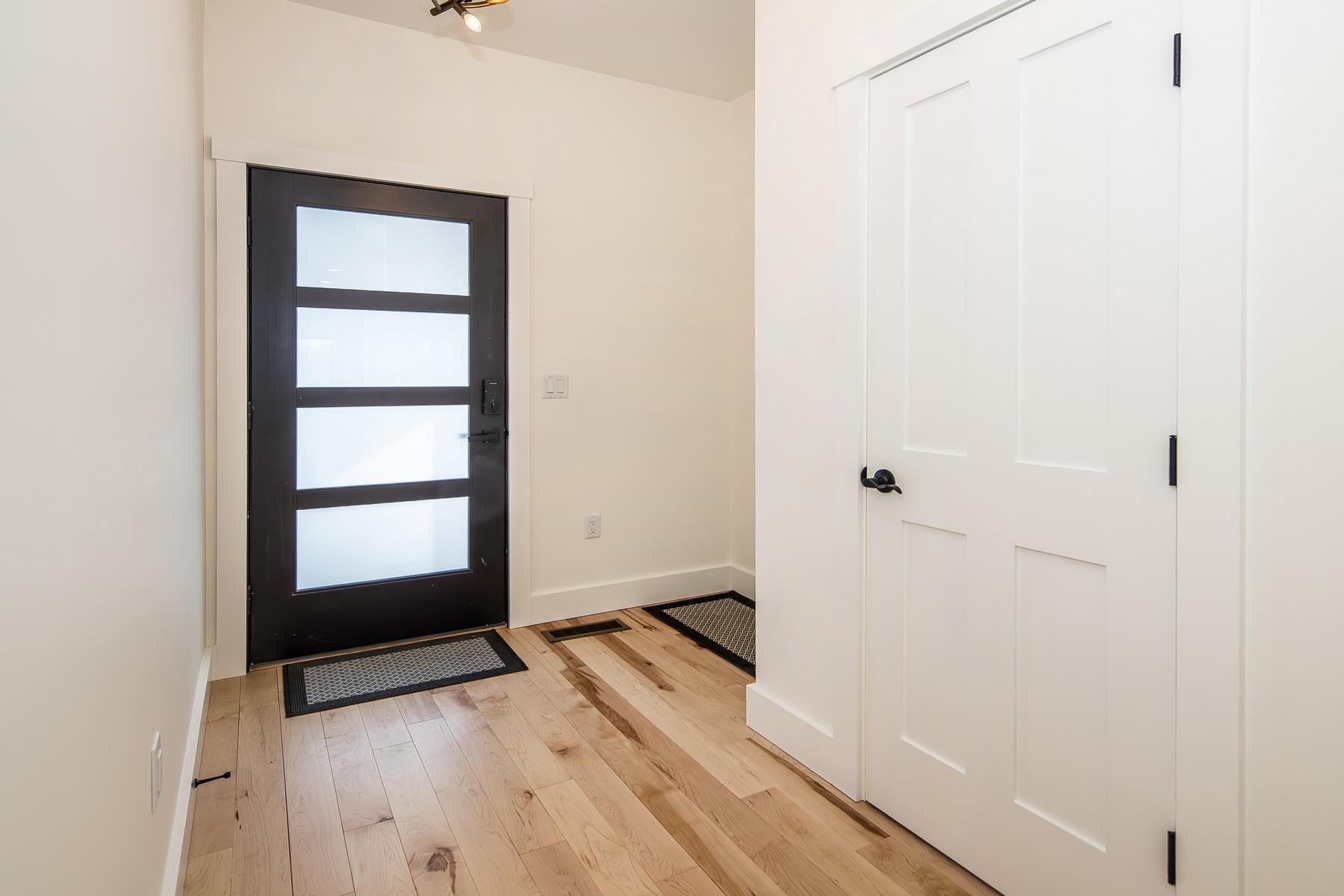 20 Sherwood Road Property Photo 5