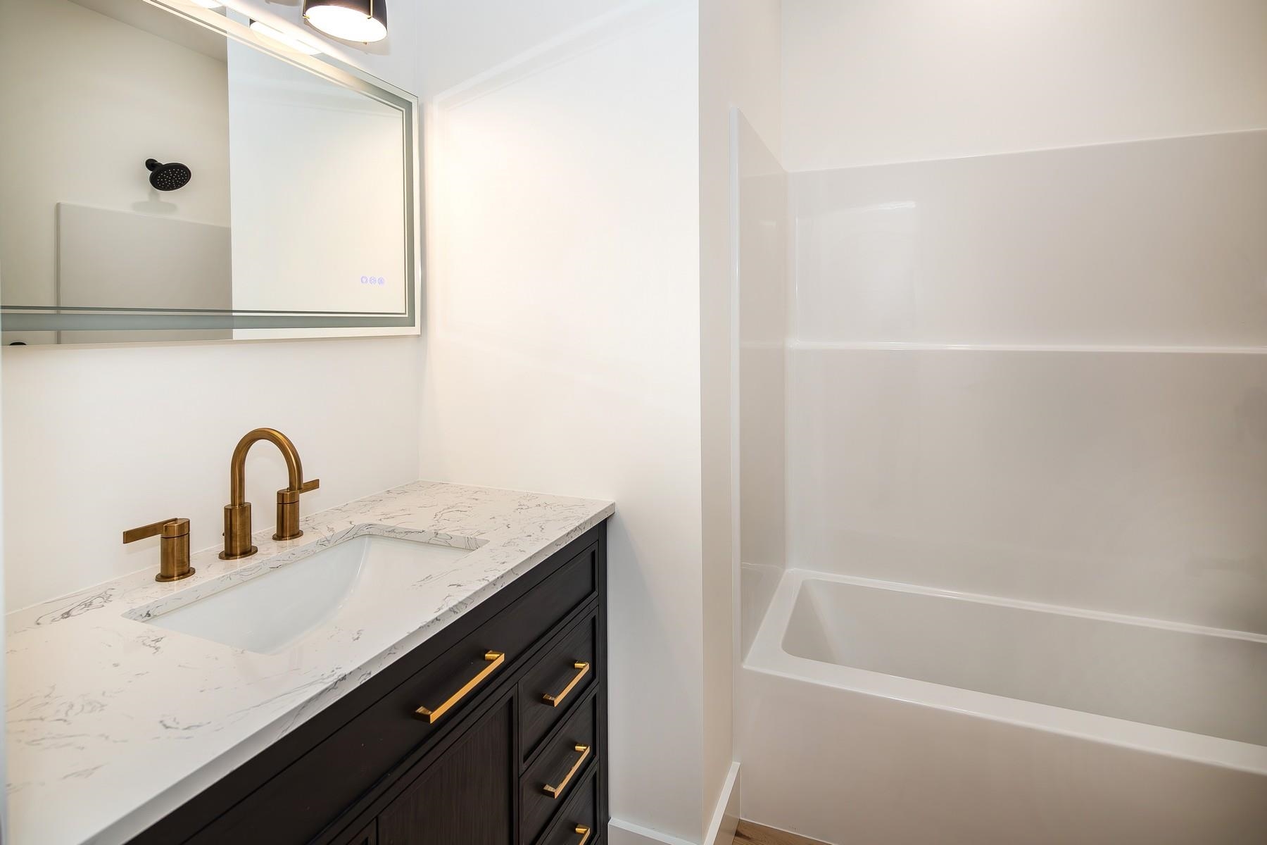 20 Sherwood Road Property Photo 36