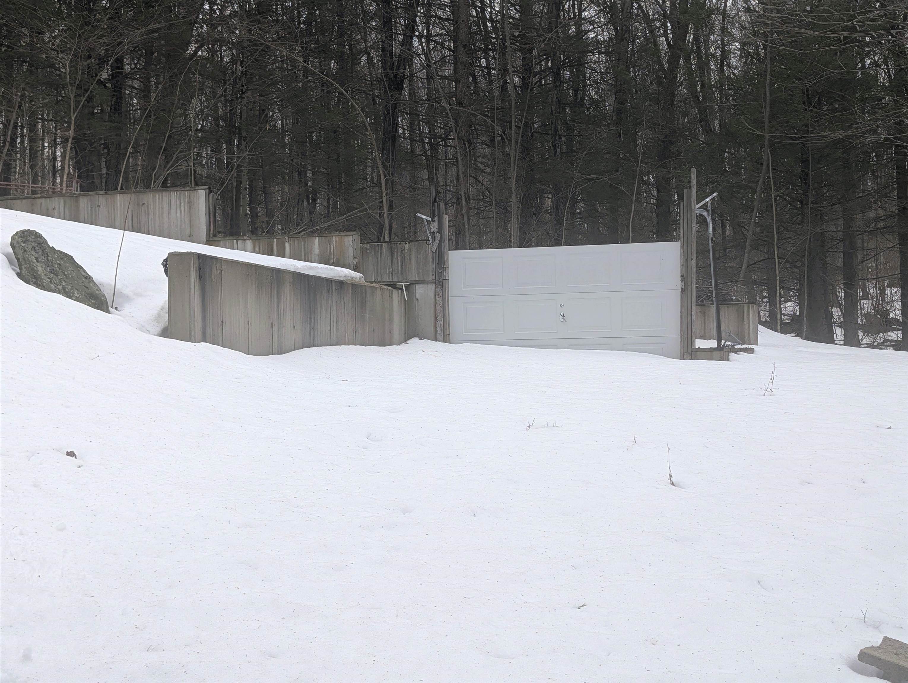 16 King Arthur Drive Property Photo 2