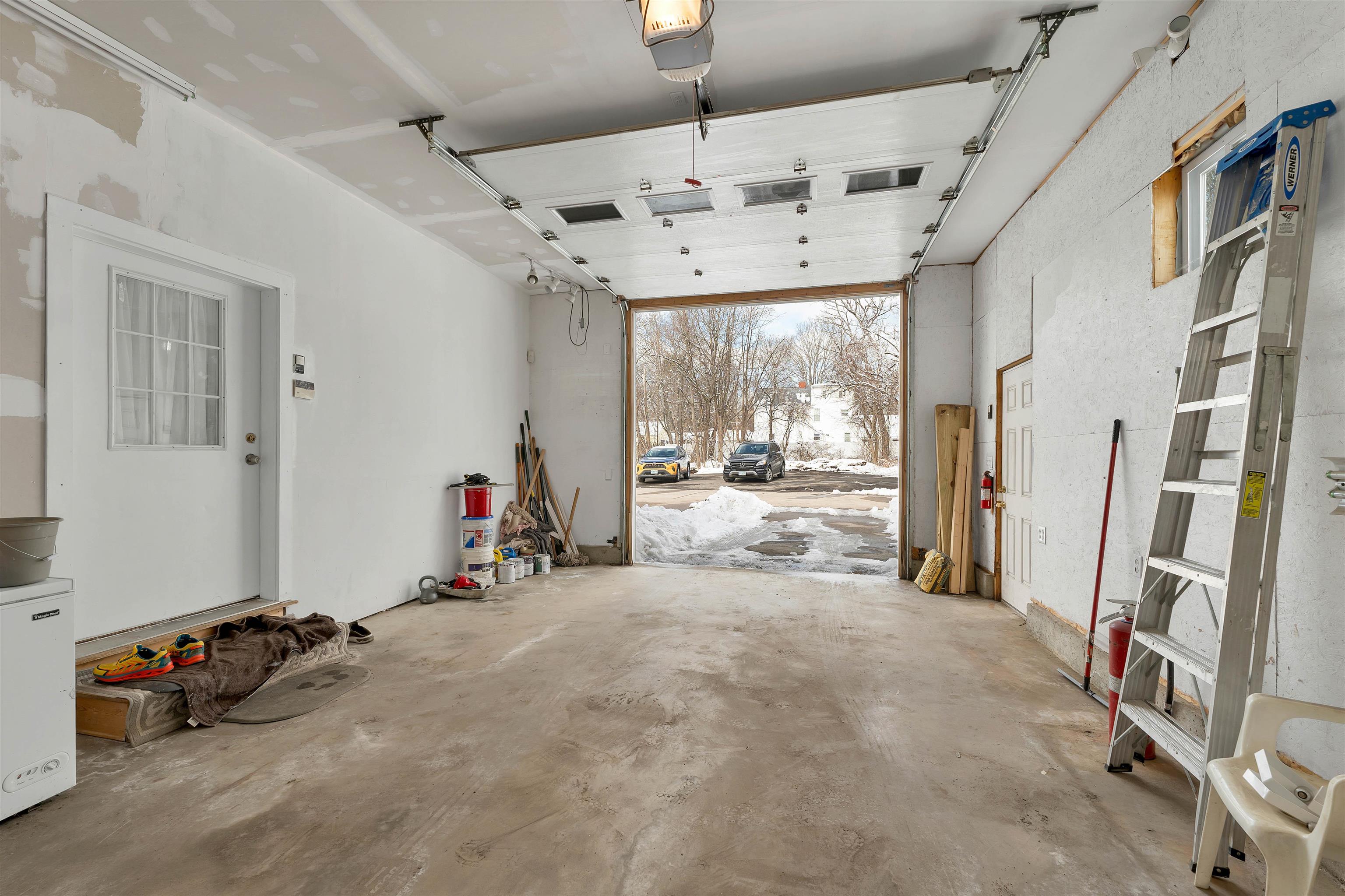 5 Howard Street Property Photo 30