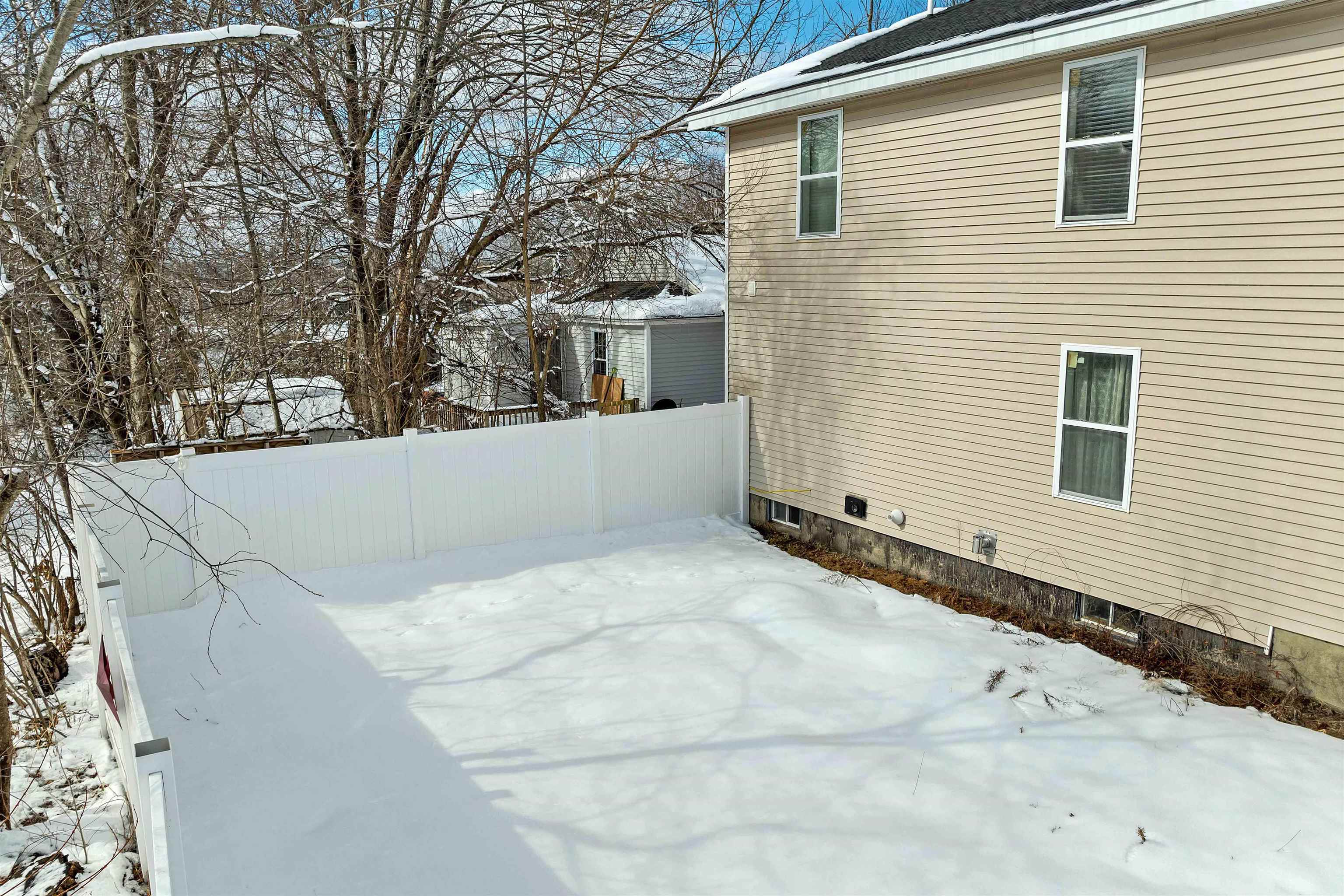5 Howard Street Property Photo 36