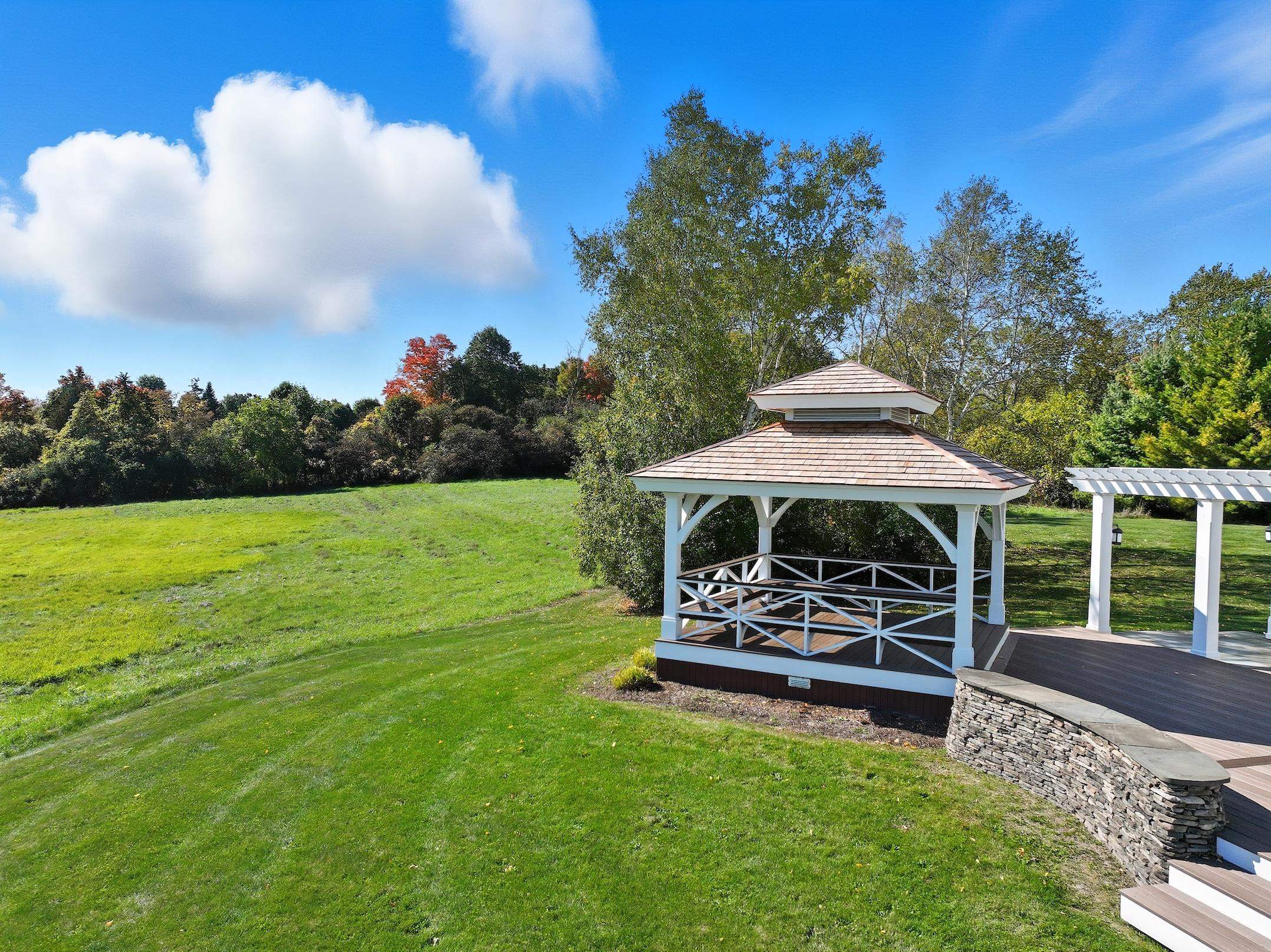 6 Luke Lane Property Photo 10