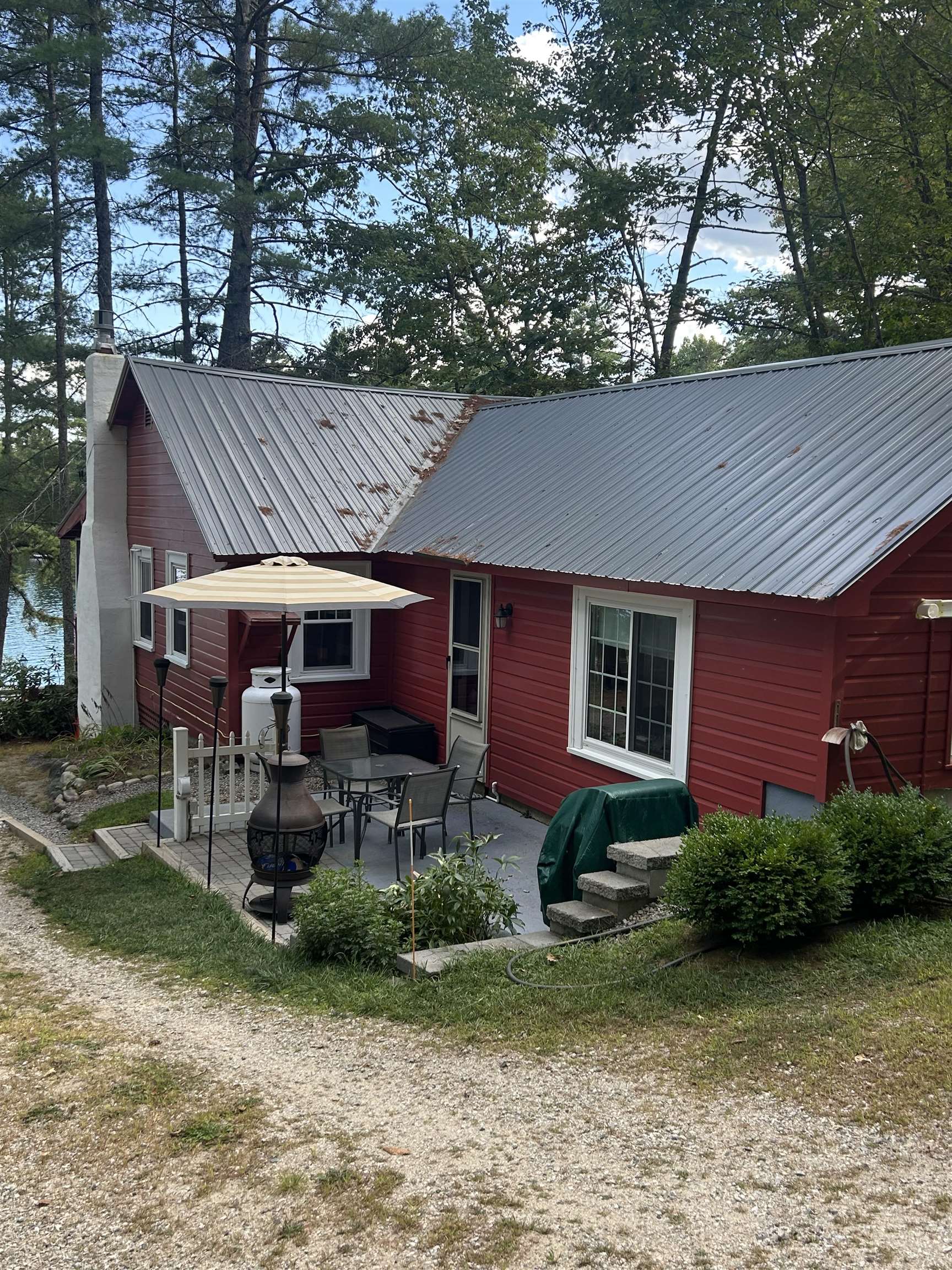 748 Plains Road Property Photo 3