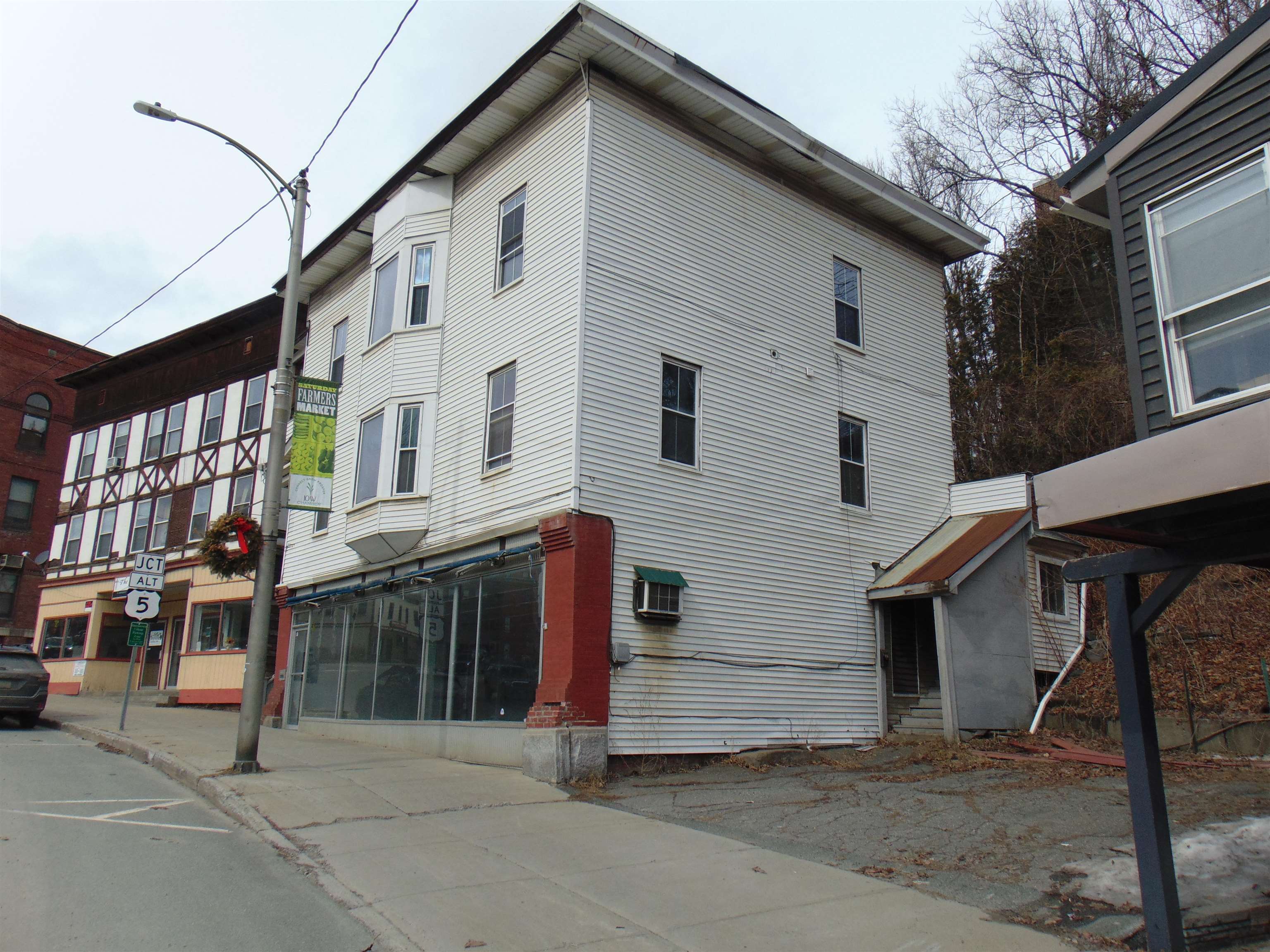 166 Eastern Avenue Property Photo 3