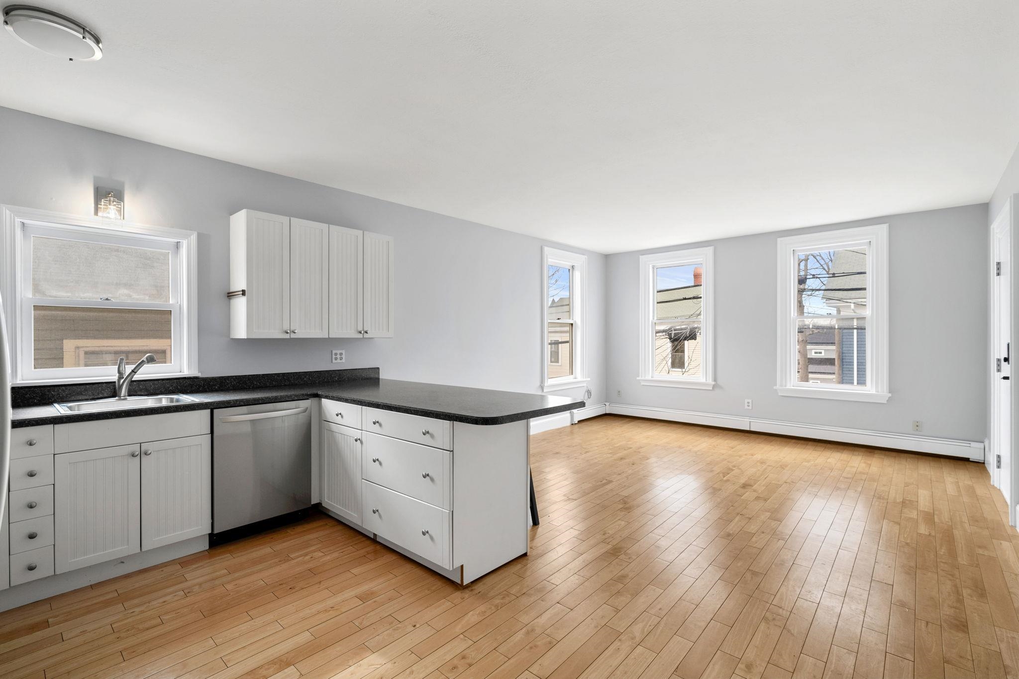 314 Islington Street Property Photo 9