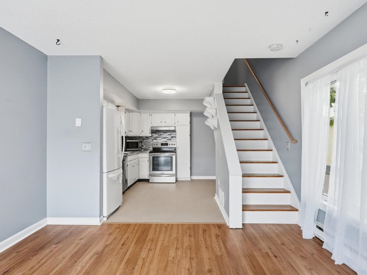 297 College Street Property Photo 2
