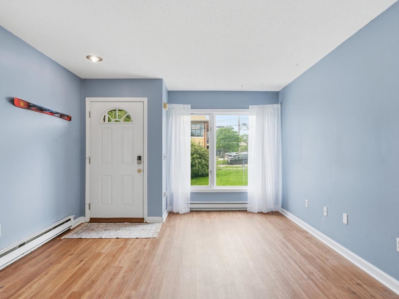 297 College Street Property Photo 3