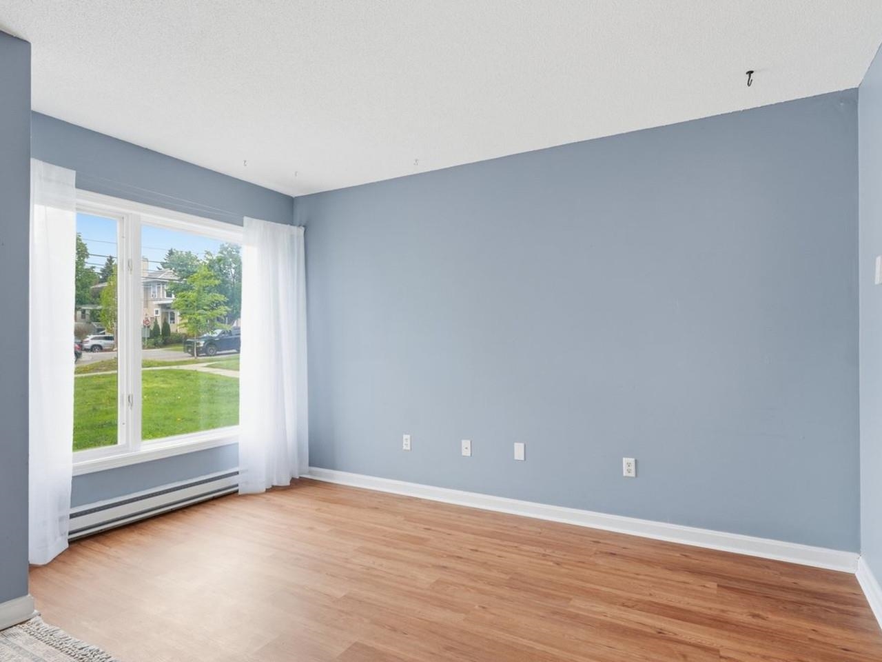 297 College Street Property Photo 4