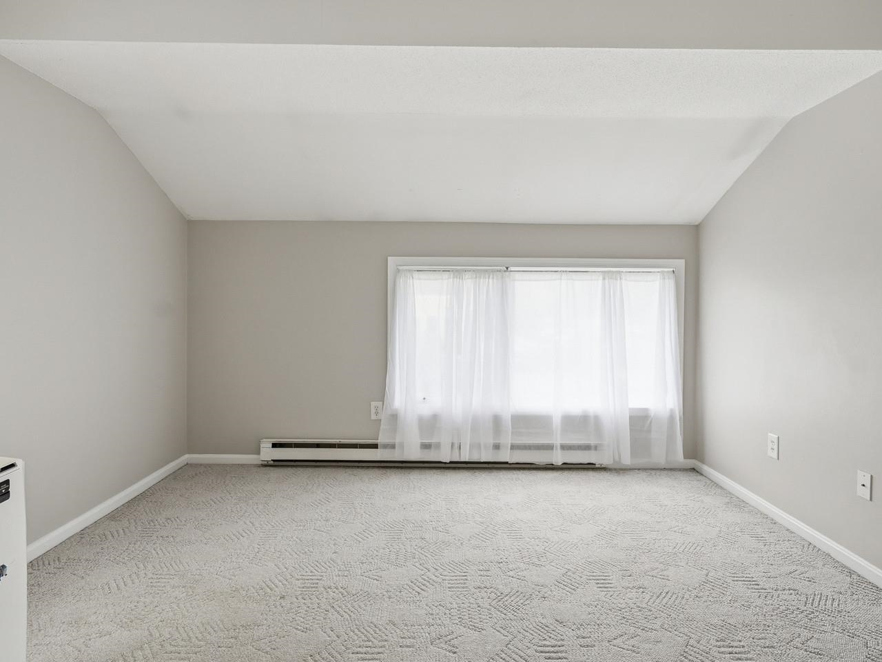 297 College Street Property Photo 11