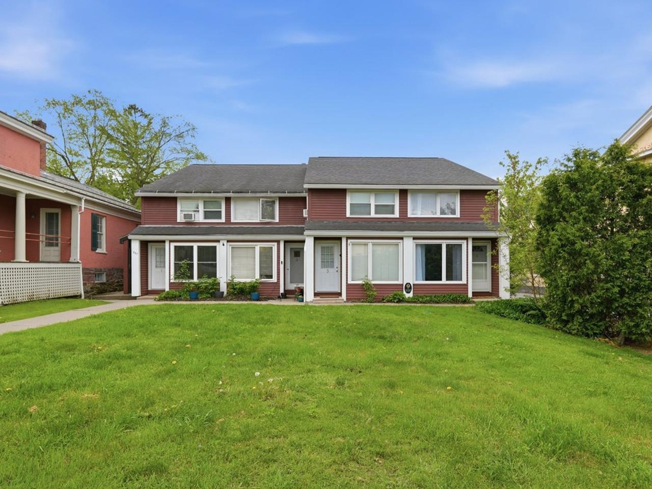 297 College Street Property Photo 17