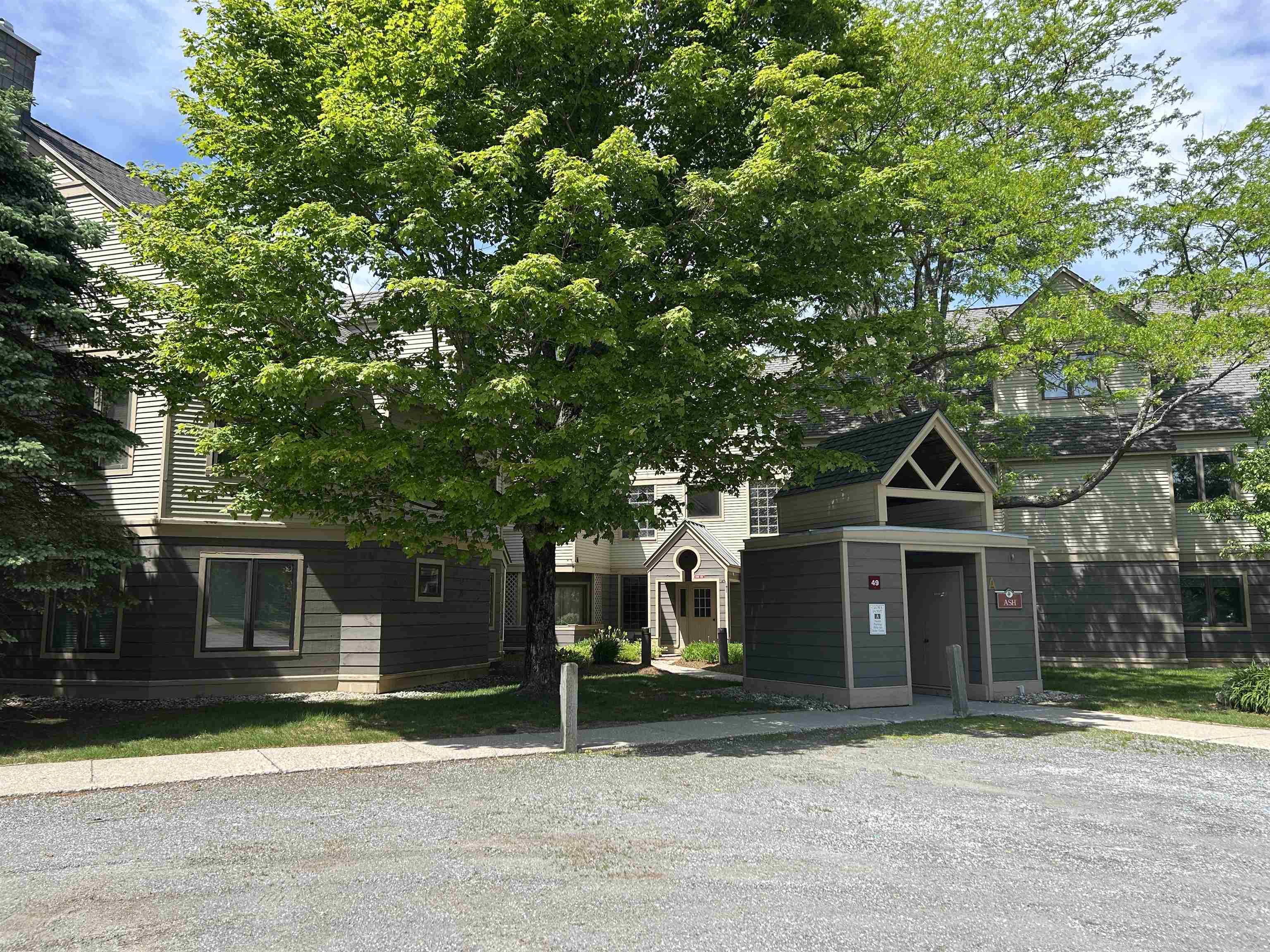 49 High Point Drive Property Photo 1