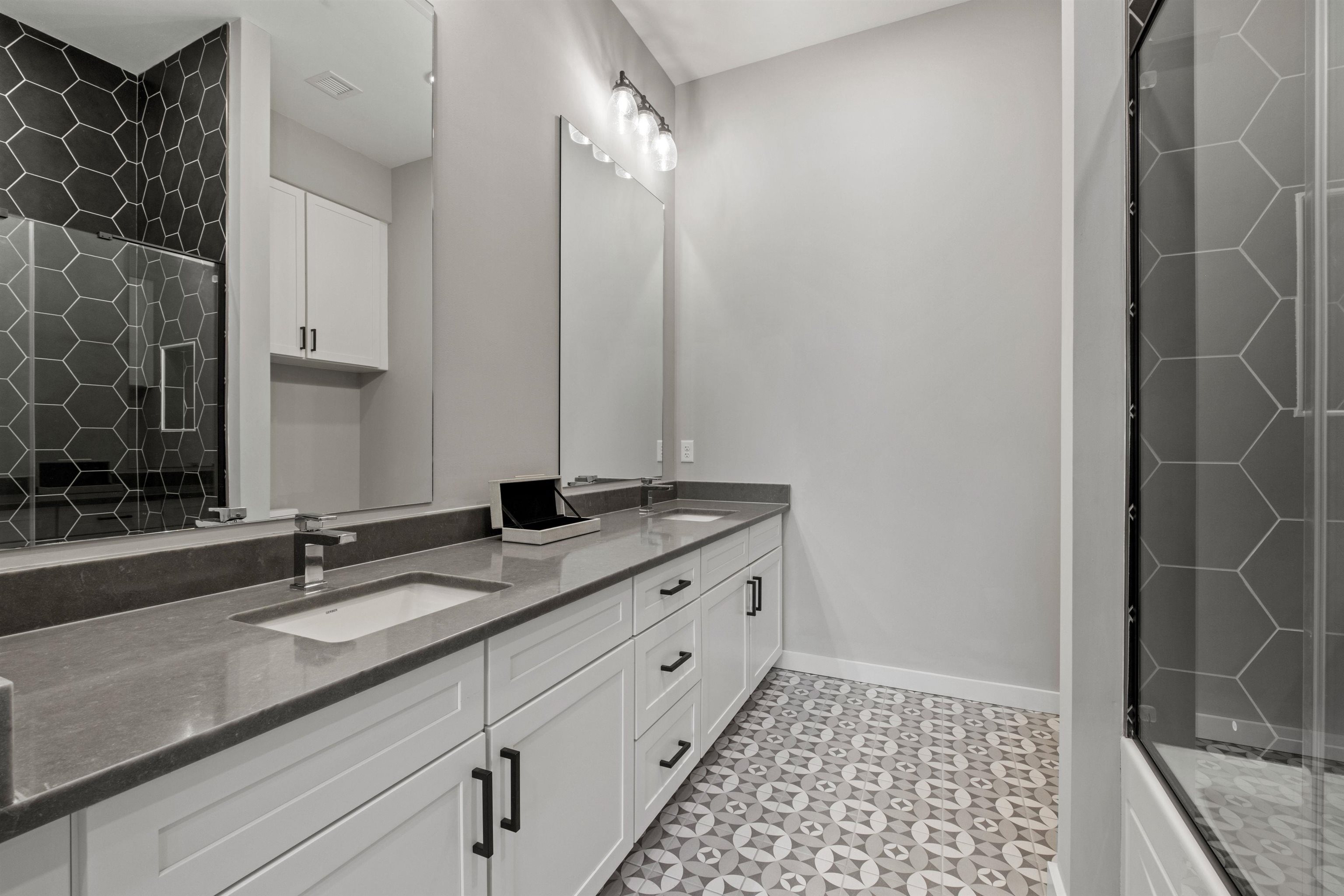 51 Elm Street Property Photo 14