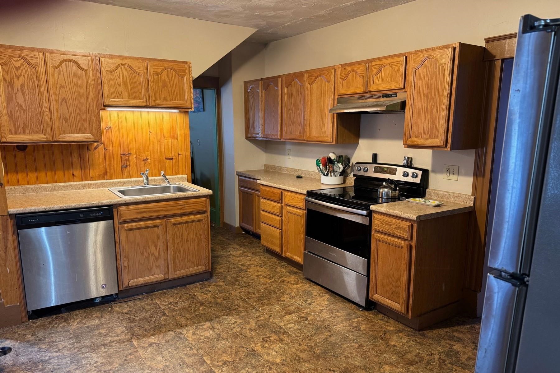 48 Baxter Street Property Photo 4