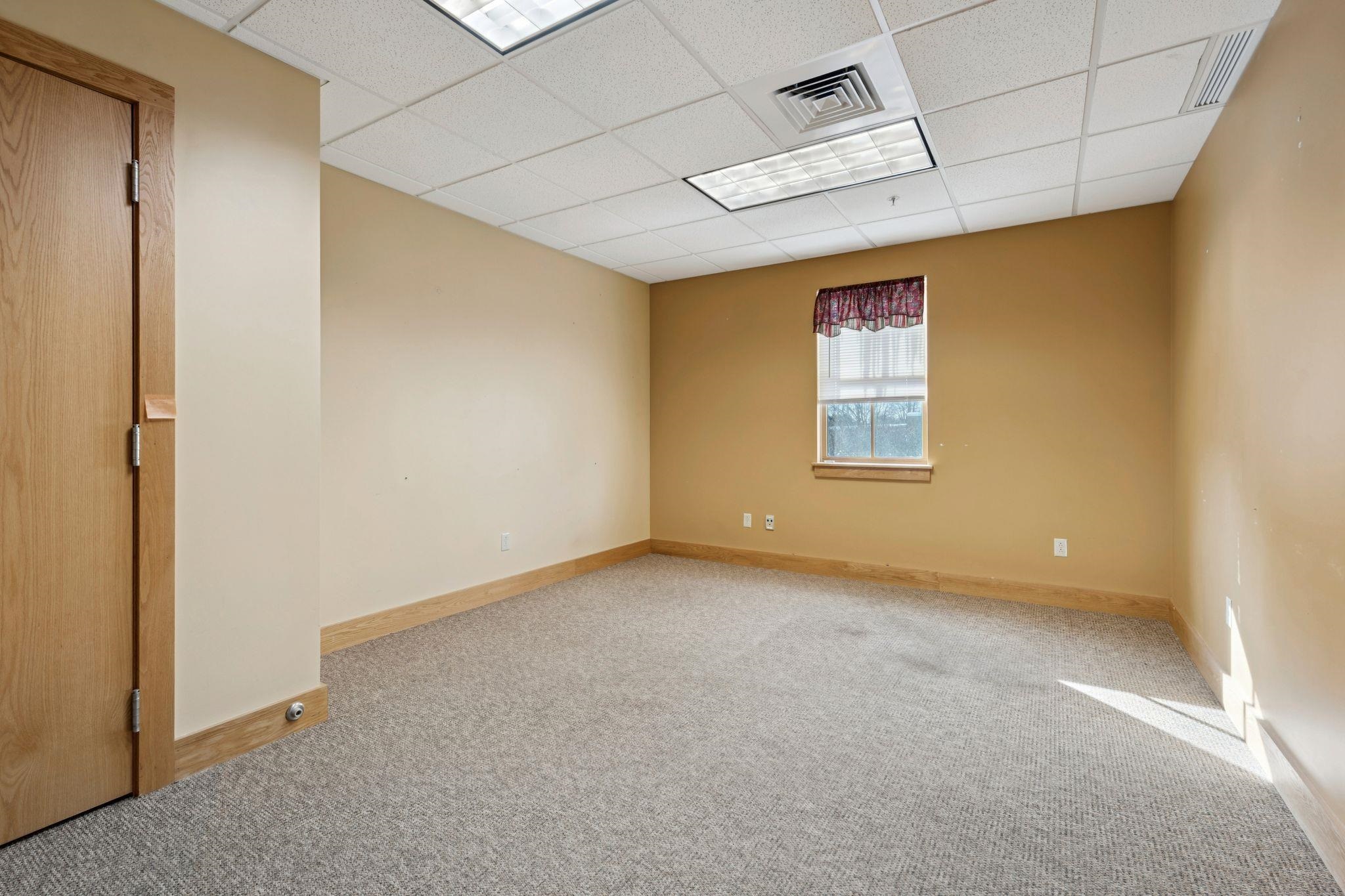 105 Main Street Property Photo 26