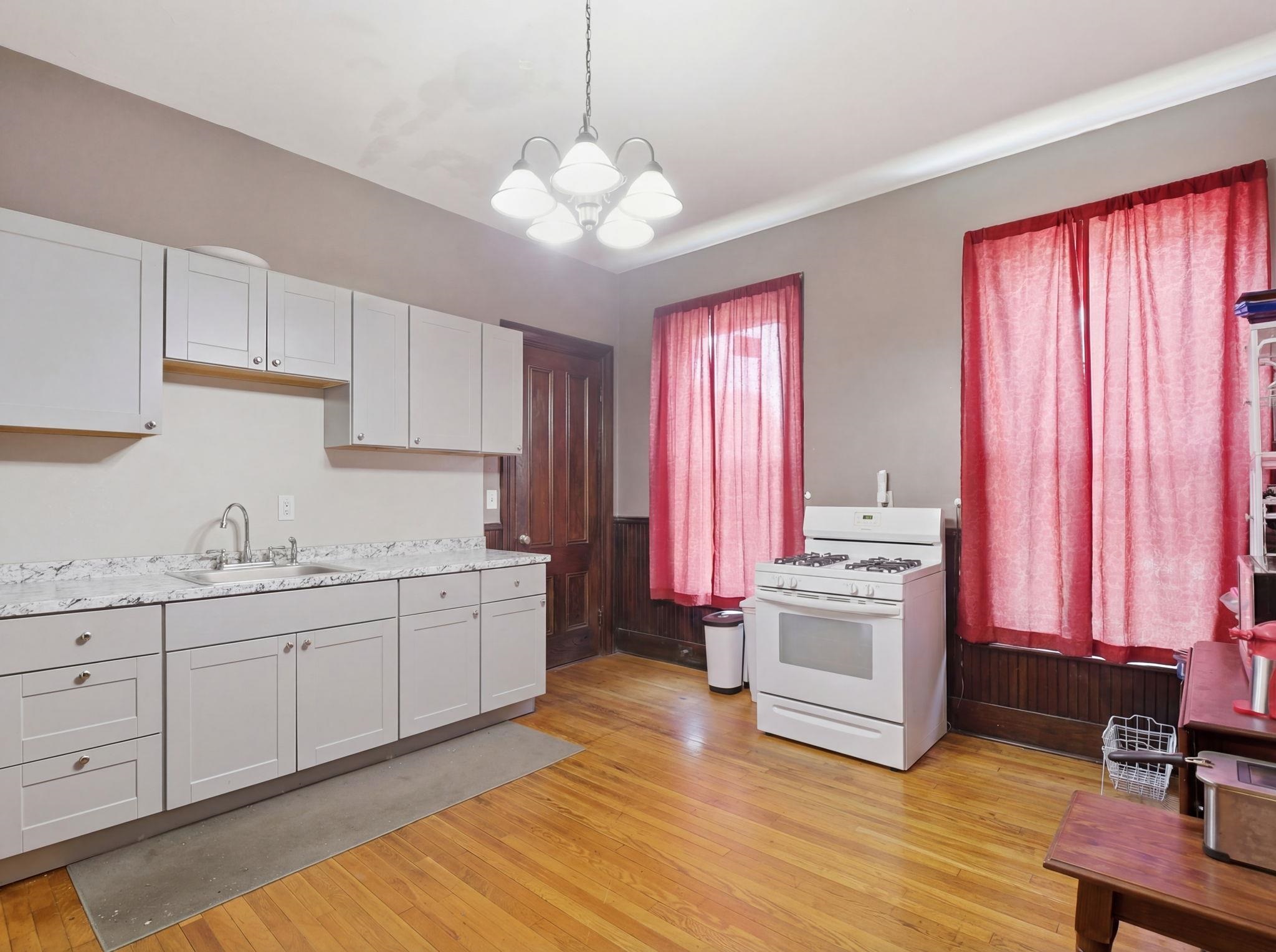 14 Mulberry Street Property Photo 8