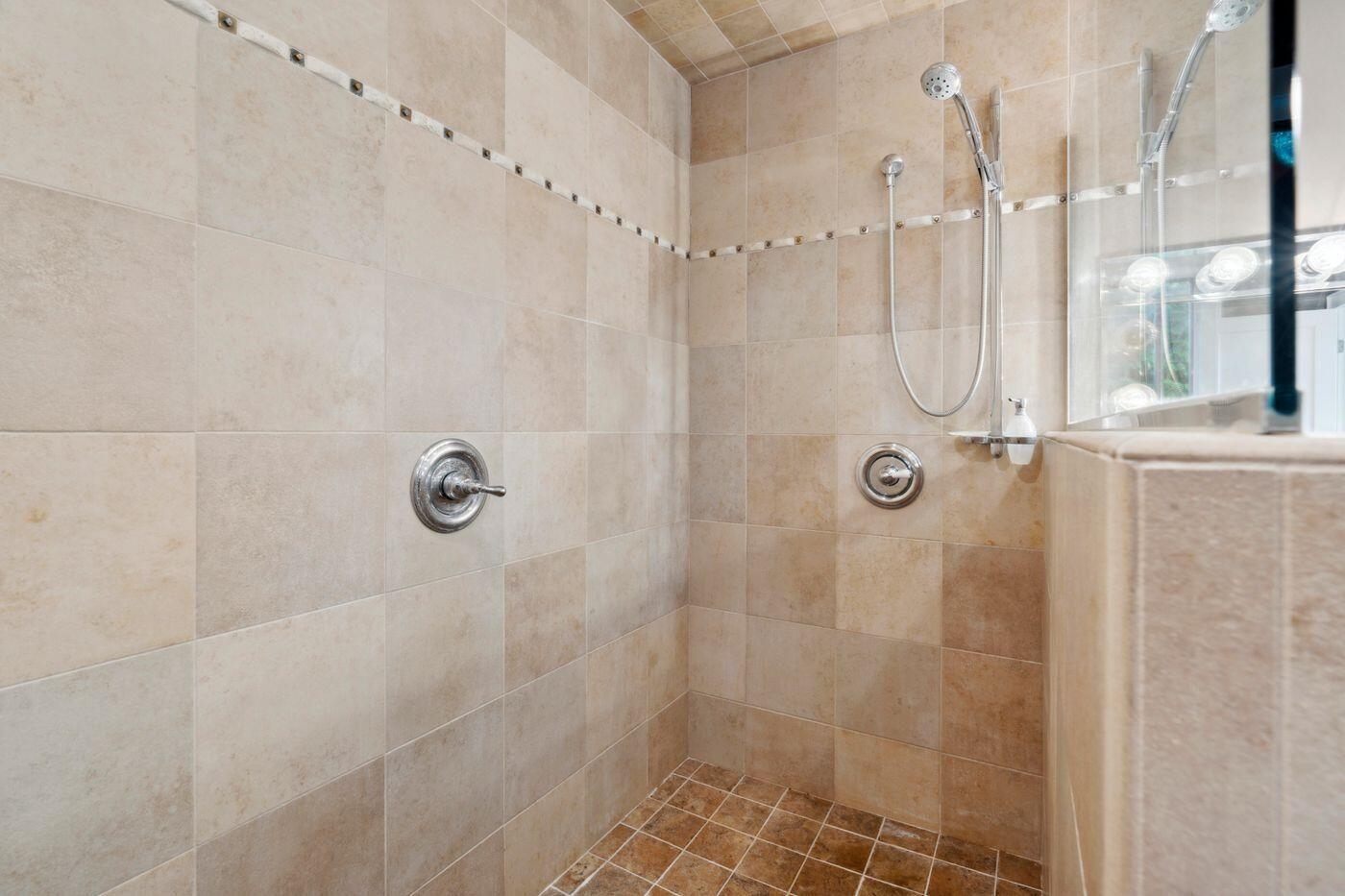 237 Points North Road Property Photo 22