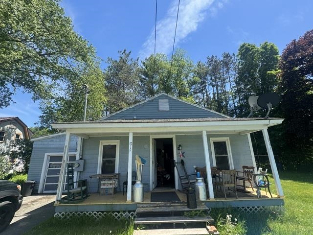 612 Pleasant Street Property Photo 4