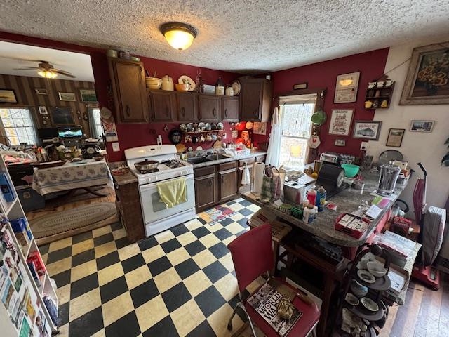 612 Pleasant Street Property Photo 9