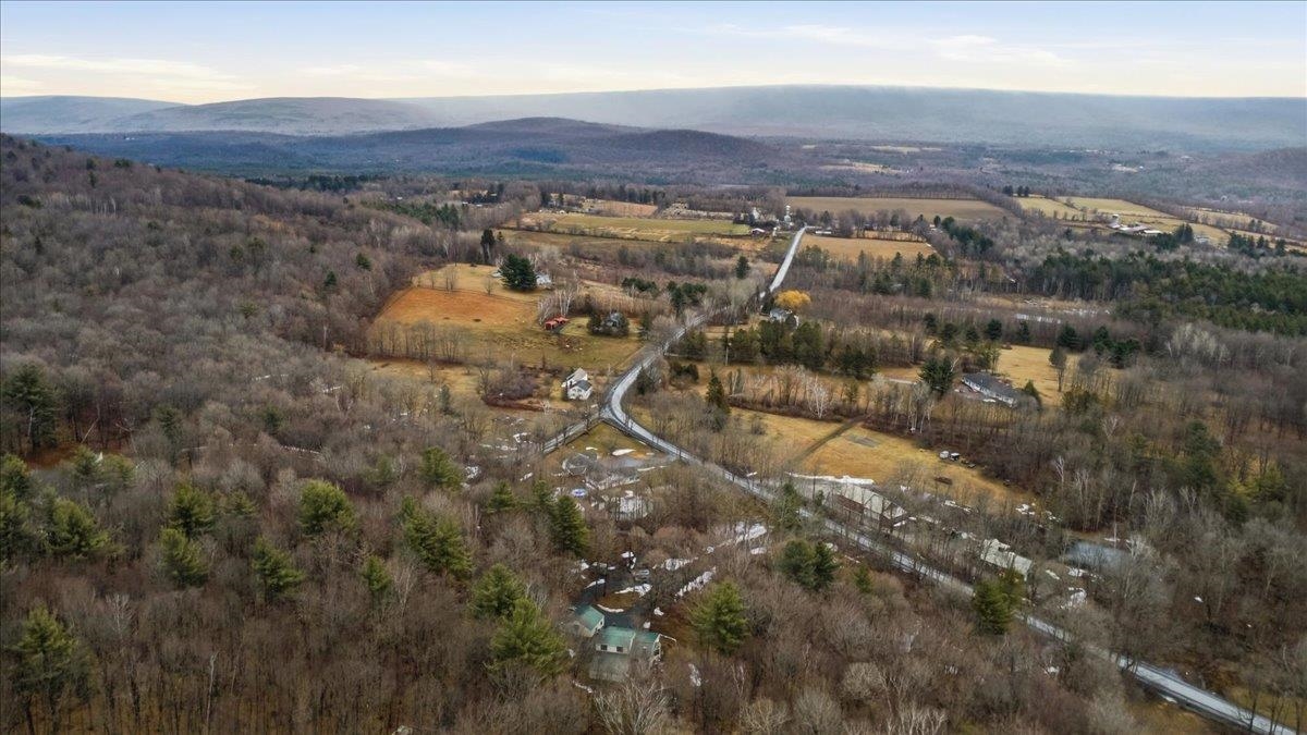 760 West Mountain Road Property Photo 8