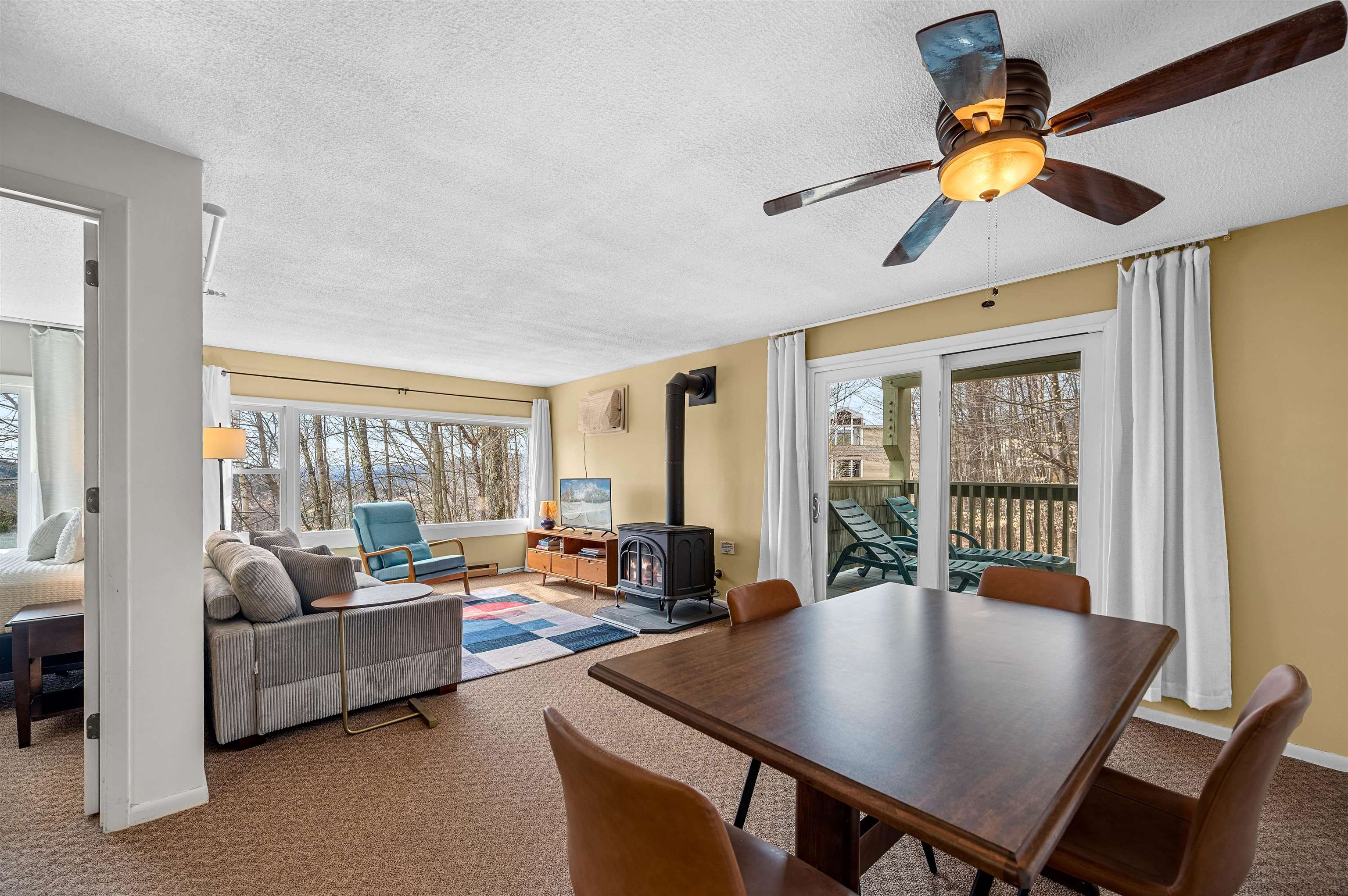 220 Mountainside Drive Property Photo 2